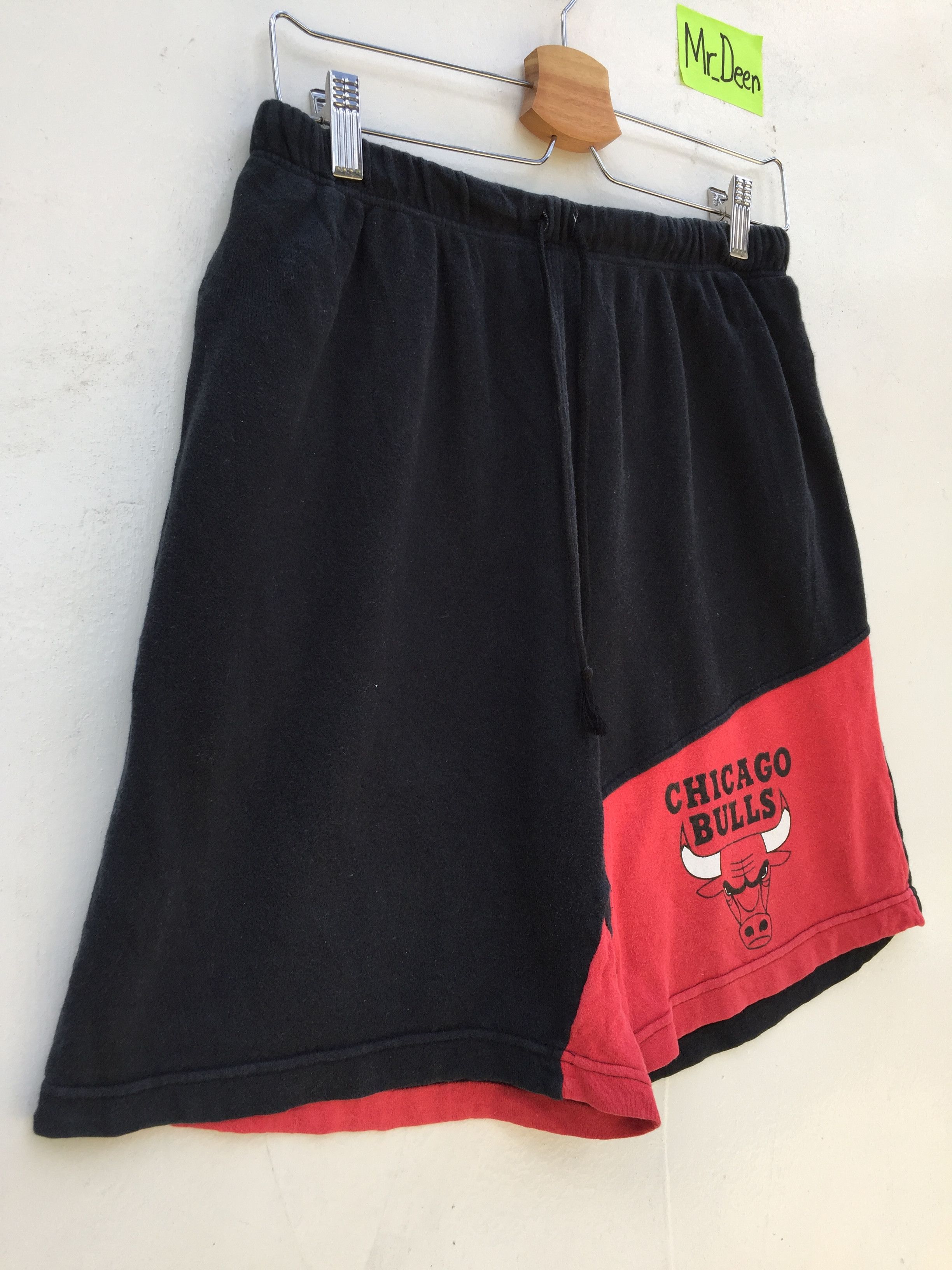 NBA Vintage 90s Chicago Bulls Champion NBA Shorts Size US 27 - 2 Thumbnail