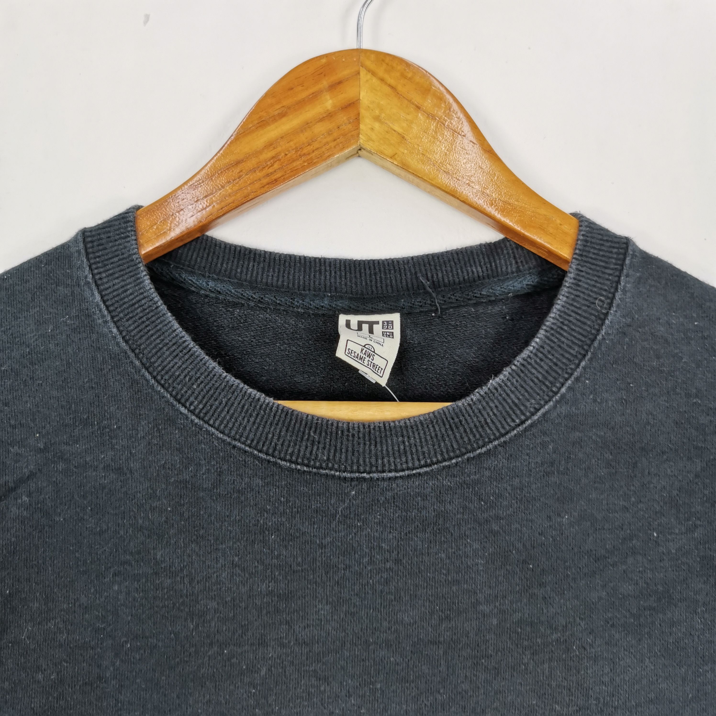 Cartoon Network × Japanese Brand × Kaws Kaws X Sesame Street Crewneck Sweatshirt Kaws Sweater Size US L / EU 52-54 / 3 - 6 Thumbnail