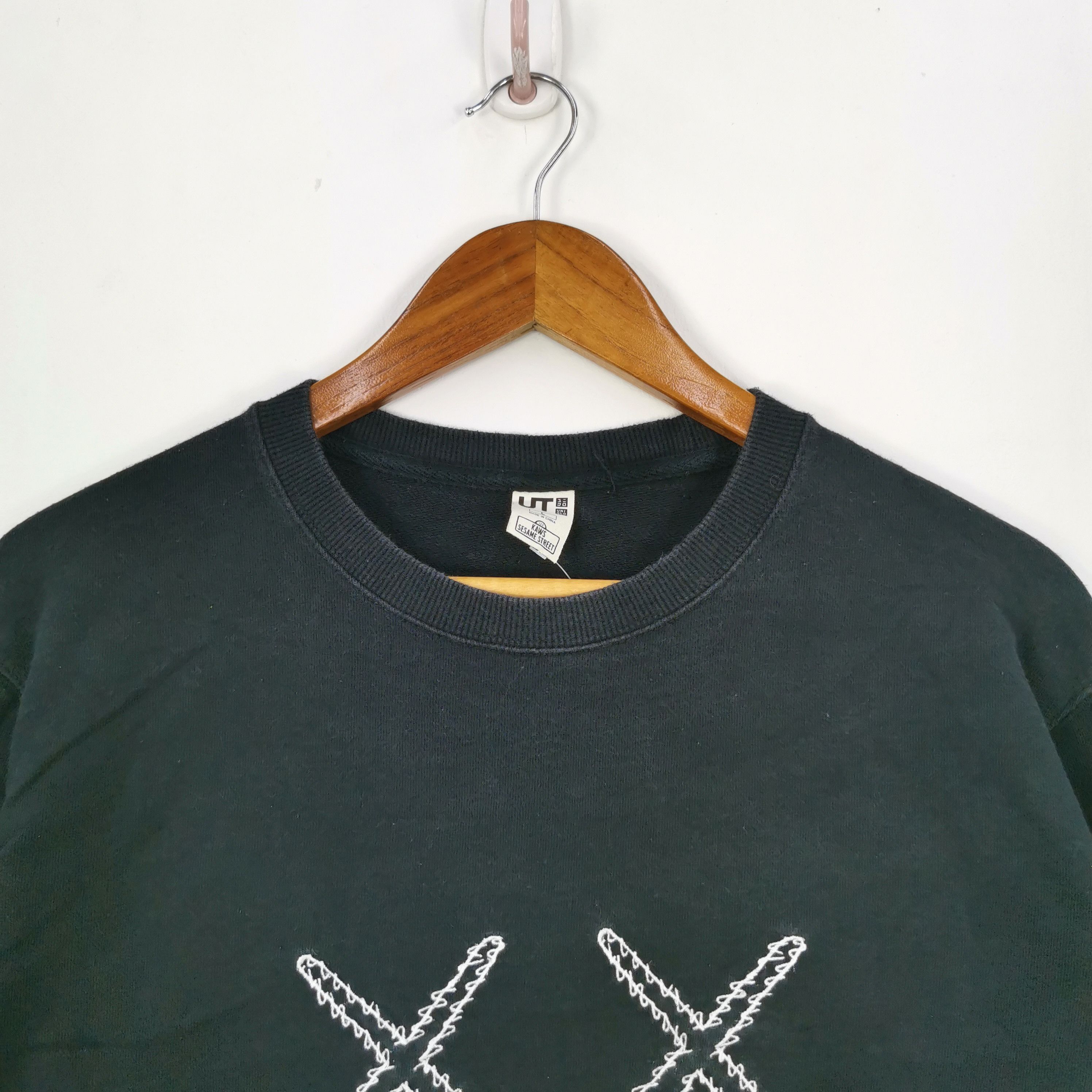 Cartoon Network × Japanese Brand × Kaws Kaws X Sesame Street Crewneck Sweatshirt Kaws Sweater Size US L / EU 52-54 / 3 - 4 Thumbnail
