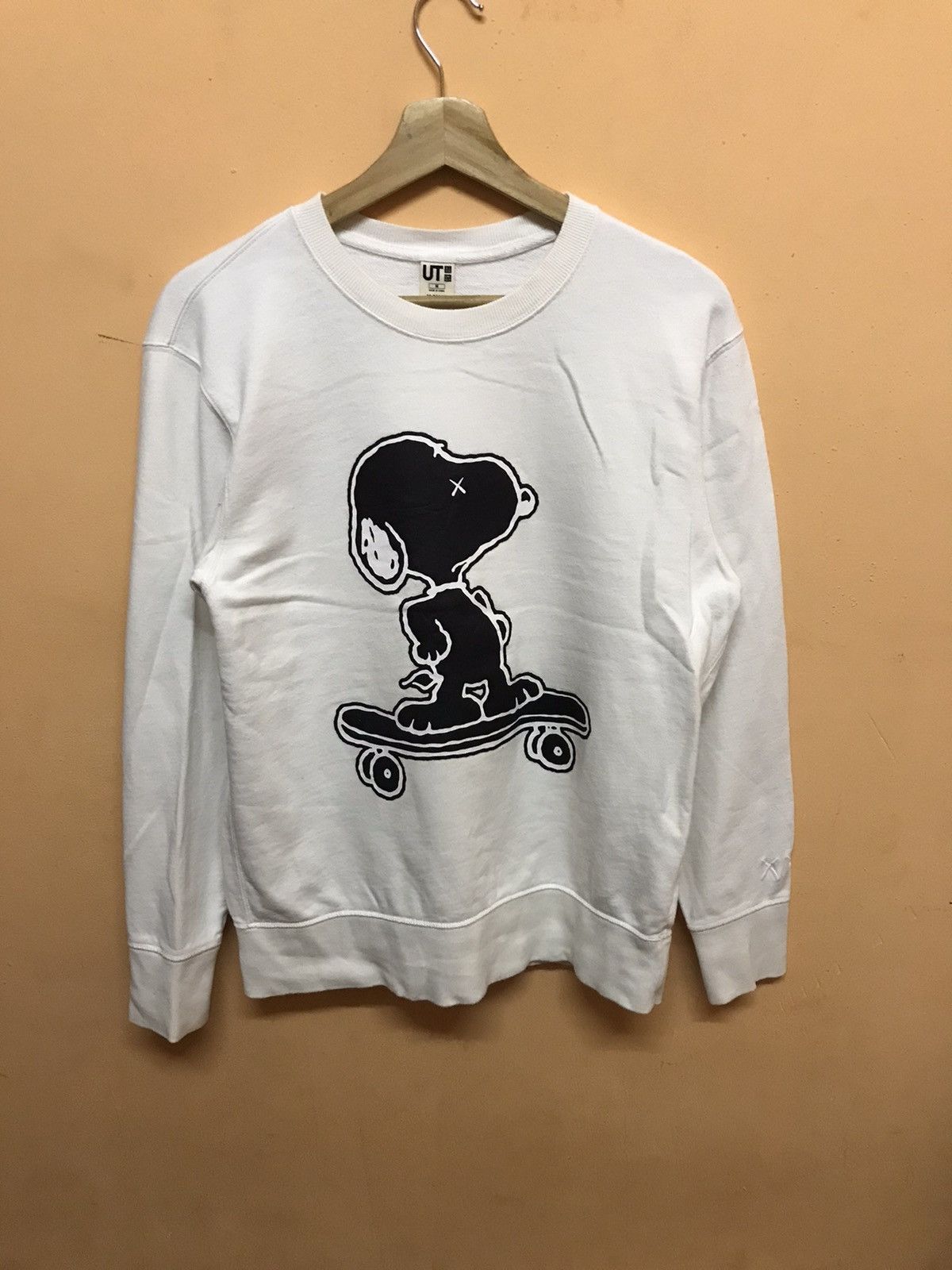 Rare! Kaws X Peanuts Snoopy Skateboard store Big Print Crewneck Black Colour Pullover Jumper Sweater Sweatshirt Anime Cartoon Character Style Swag