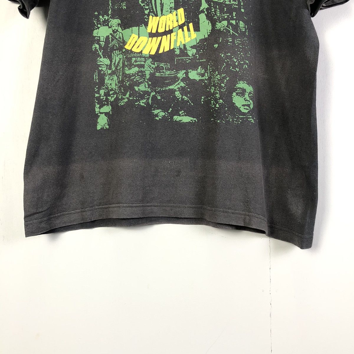 Band Tees Vintage Terrorizer World Downfall Sunfaded Tshirt Size US L / EU 52-54 / 3 - 7 Thumbnail