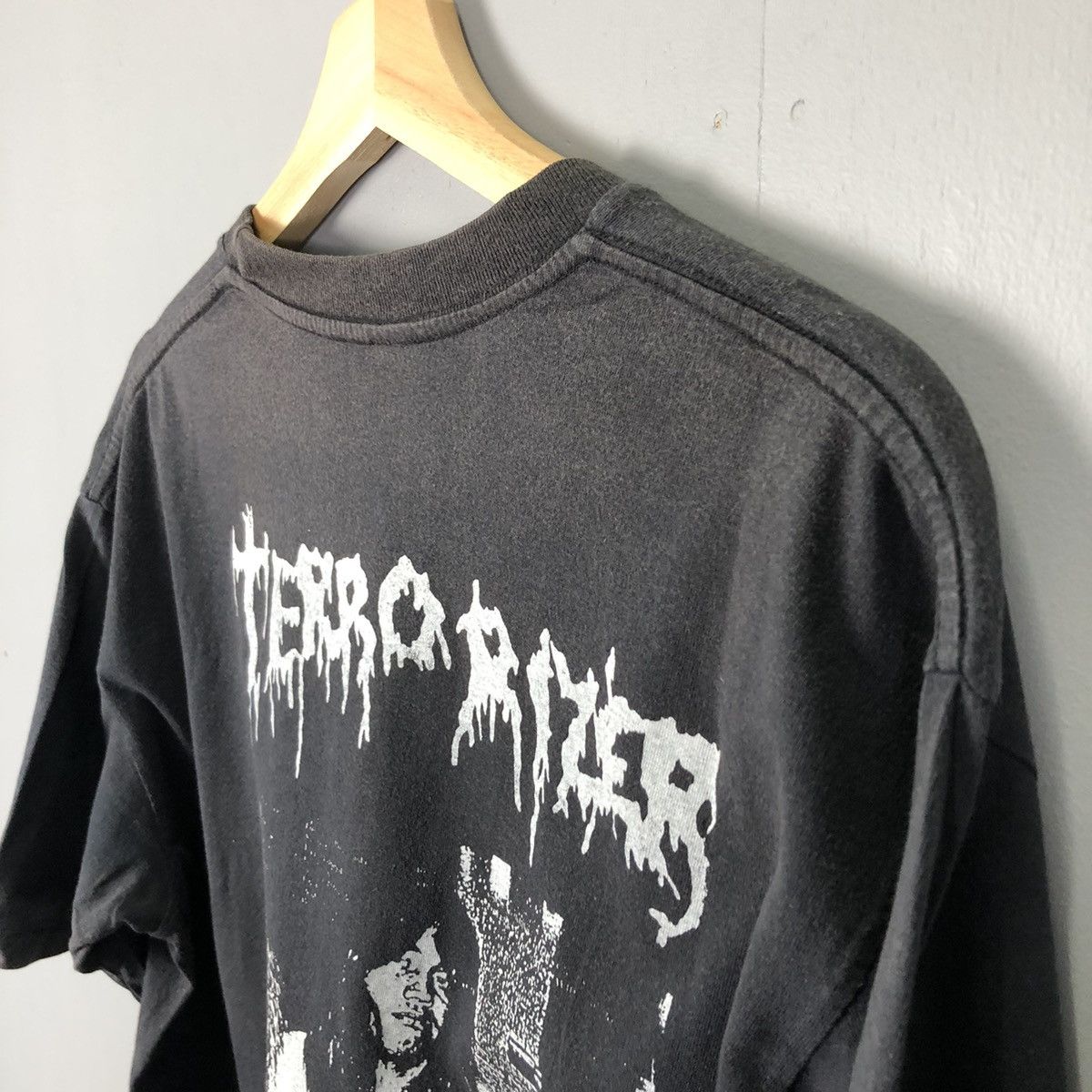 Band Tees Vintage Terrorizer World Downfall Sunfaded Tshirt Size US L / EU 52-54 / 3 - 10 Thumbnail