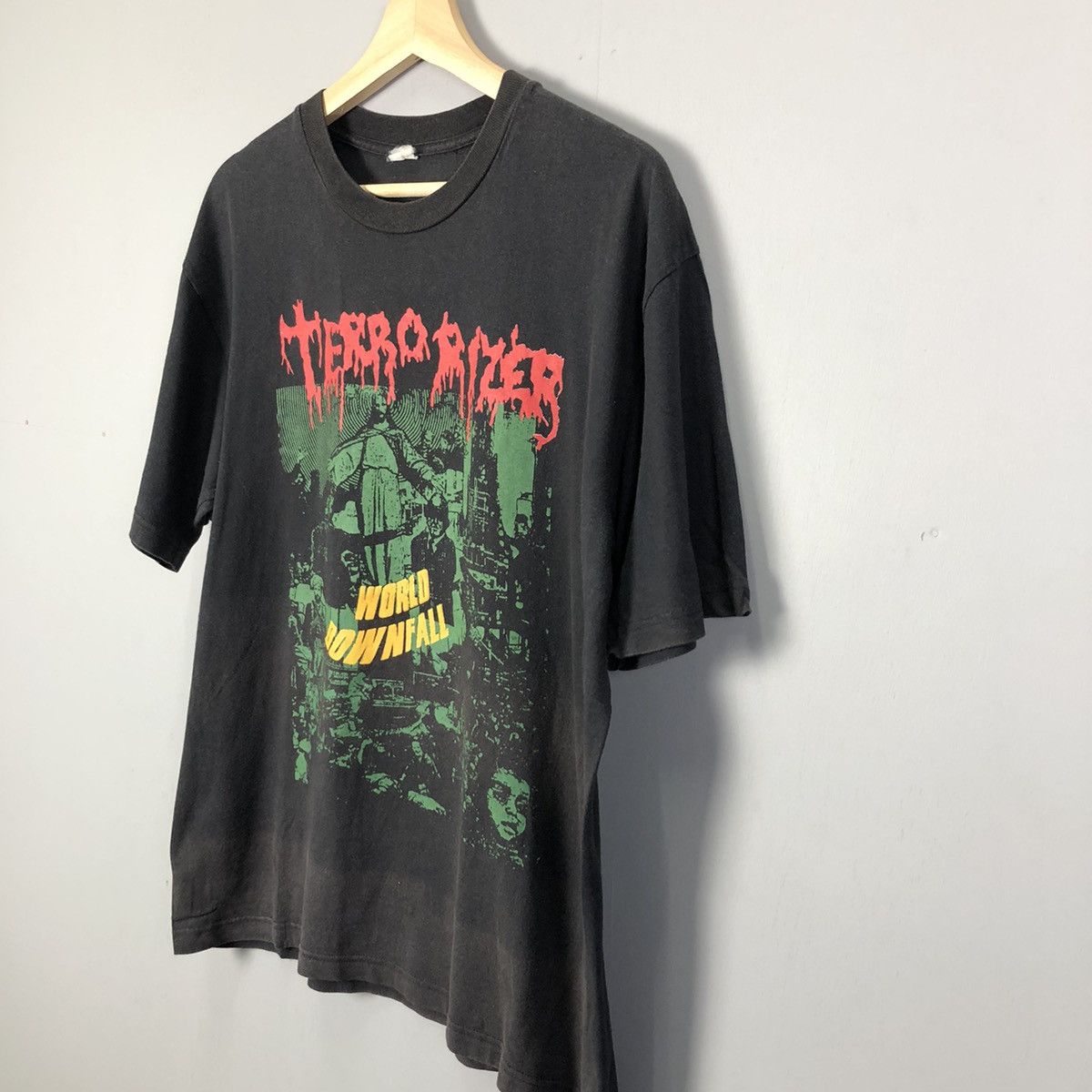 Band Tees Vintage Terrorizer World Downfall Sunfaded Tshirt Size US L / EU 52-54 / 3 - 3 Thumbnail