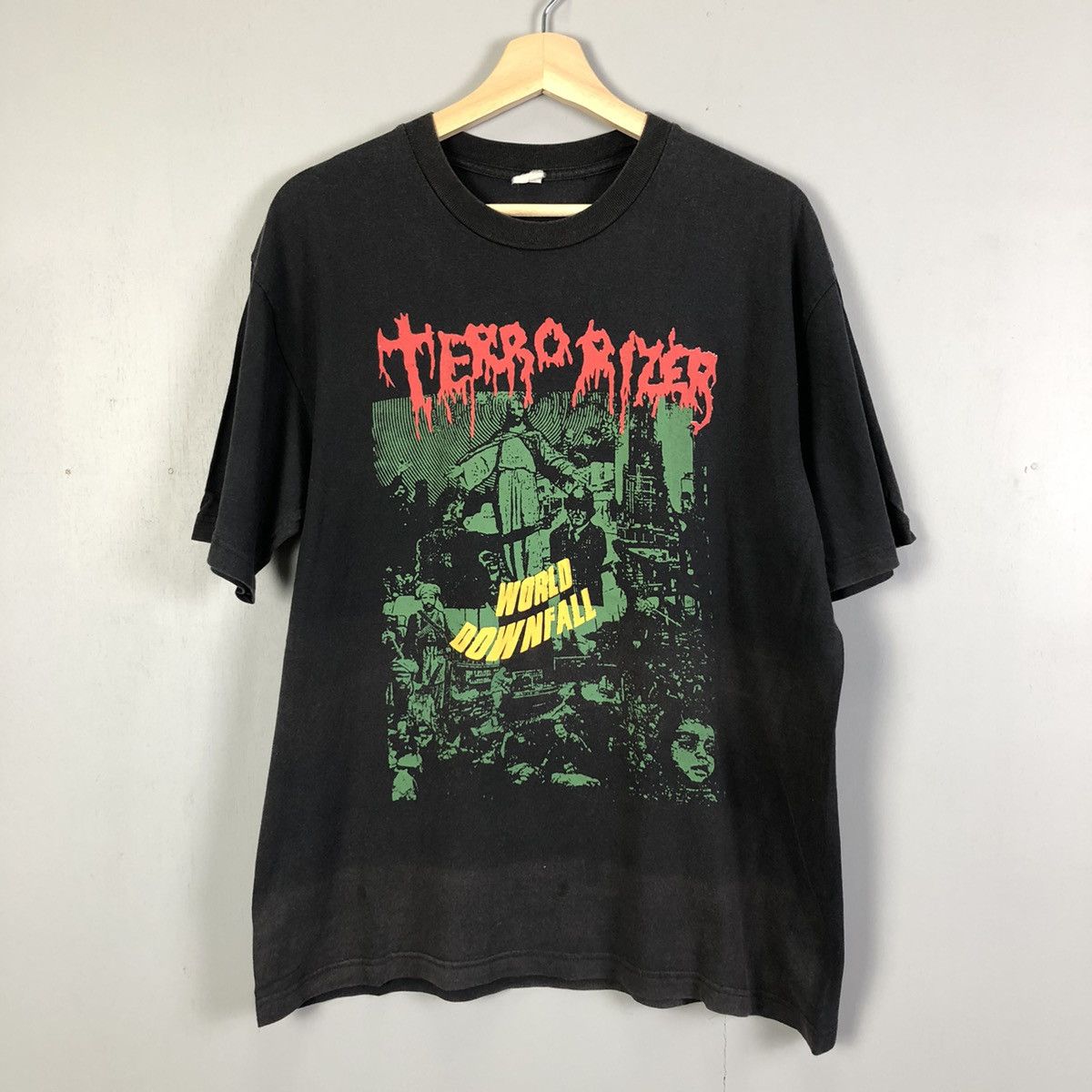 Band Tees Vintage Terrorizer World Downfall Sunfaded Tshirt Size US L / EU 52-54 / 3 - 1 Thumbnail
