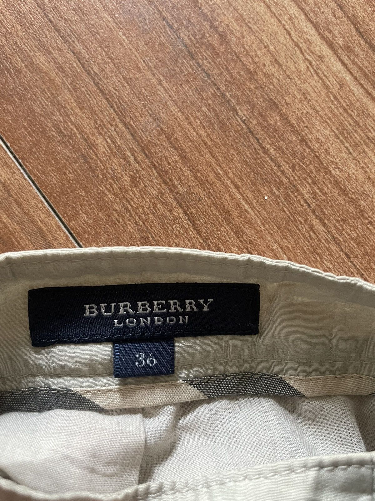 Burberry Burberry plain midi skirt Size 26" / US 2 / IT 38 - 3 Thumbnail