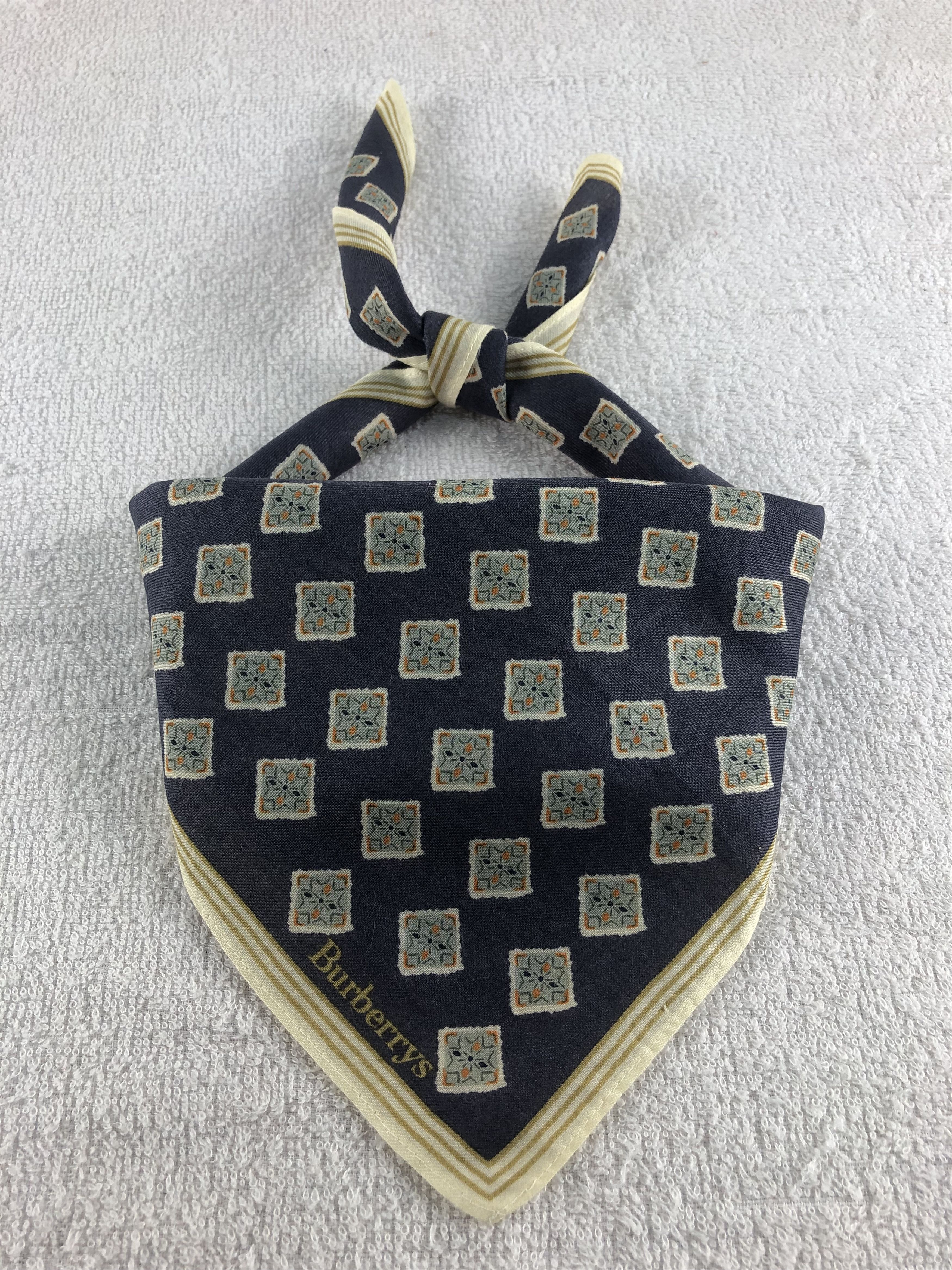 Burberry Burberrys Handkerchief / Bandana / Neckerchief C025 Size ONE SIZE - 1 Thumbnail