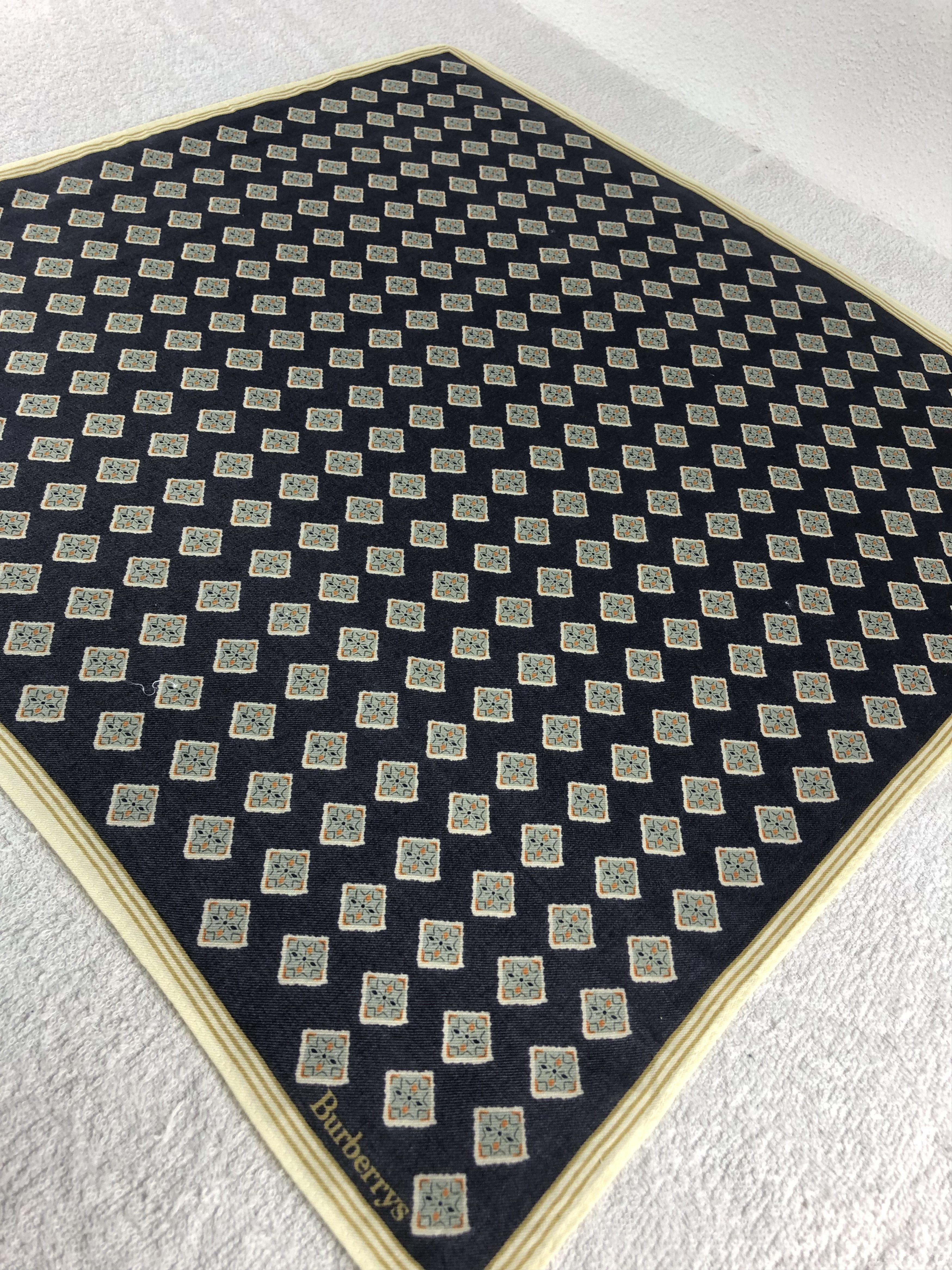 Burberry Burberrys Handkerchief / Bandana / Neckerchief C025 Size ONE SIZE - 4 Thumbnail