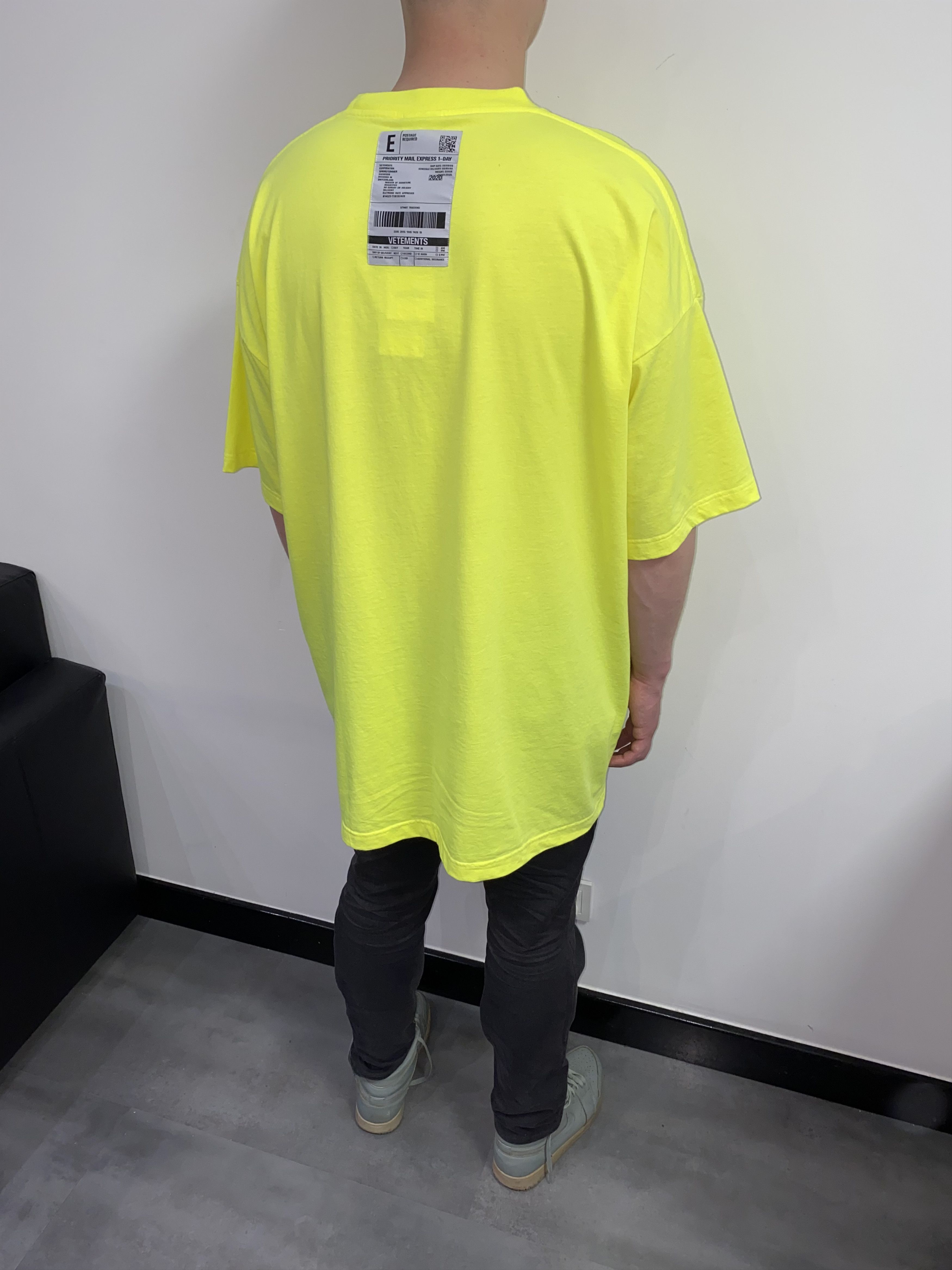 Vetements DSWT! SS20 Vetements Anarchy Logo Fluo Yellow T-Shirt Size US M / EU 48-50 / 2 - 8 Thumbnail