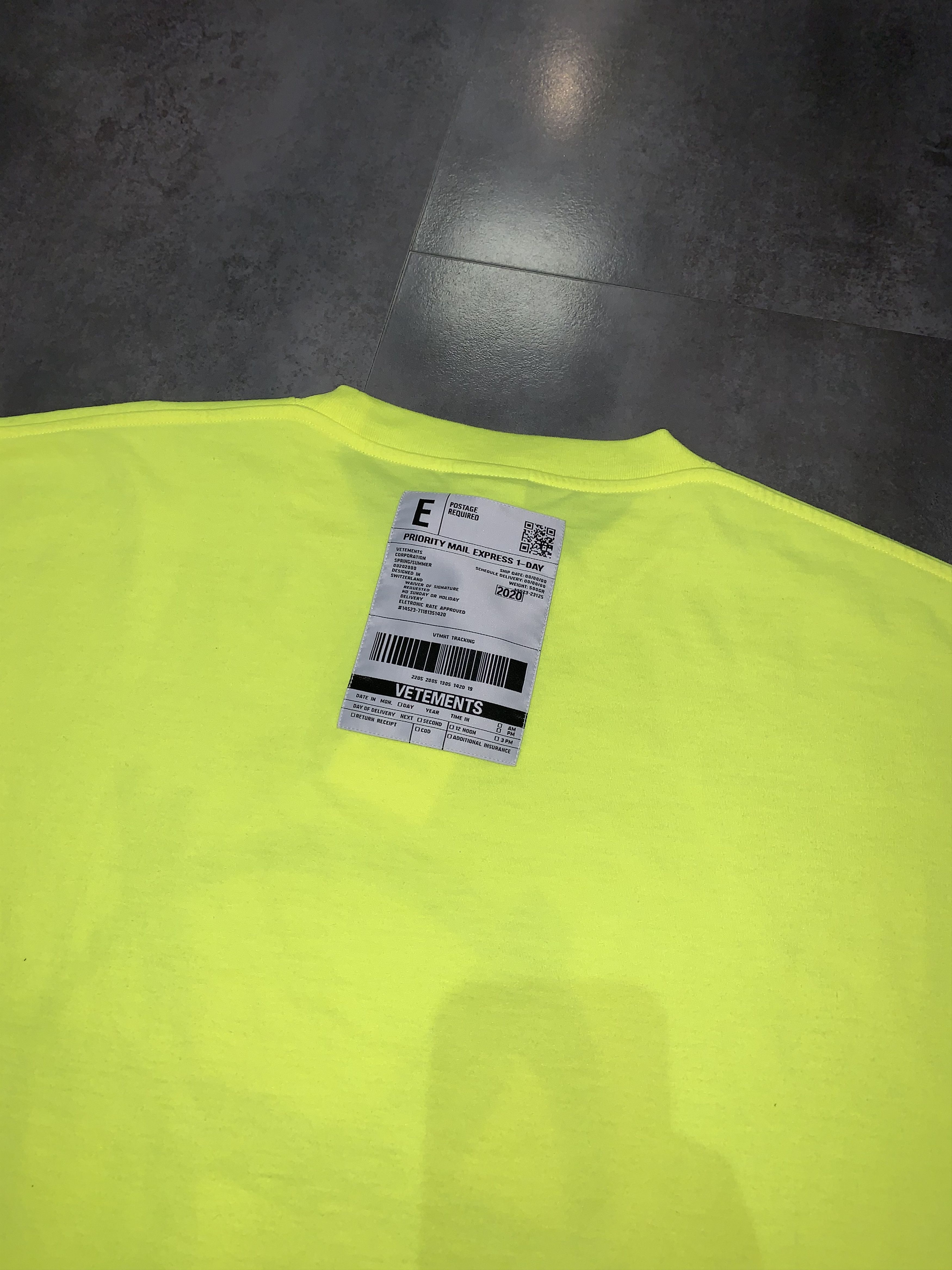 Vetements DSWT! SS20 Vetements Anarchy Logo Fluo Yellow T-Shirt Size US M / EU 48-50 / 2 - 13 Thumbnail