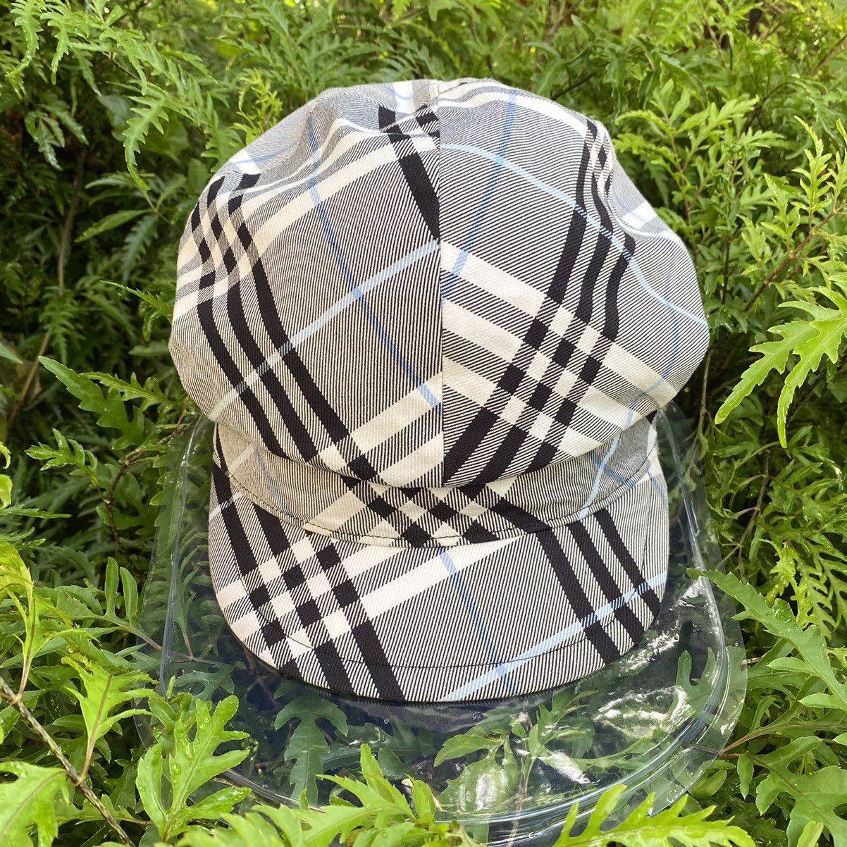 Burberry Burberry Women's Newboys Cap Vintage Burberry Size ONE SIZE - 1 Thumbnail