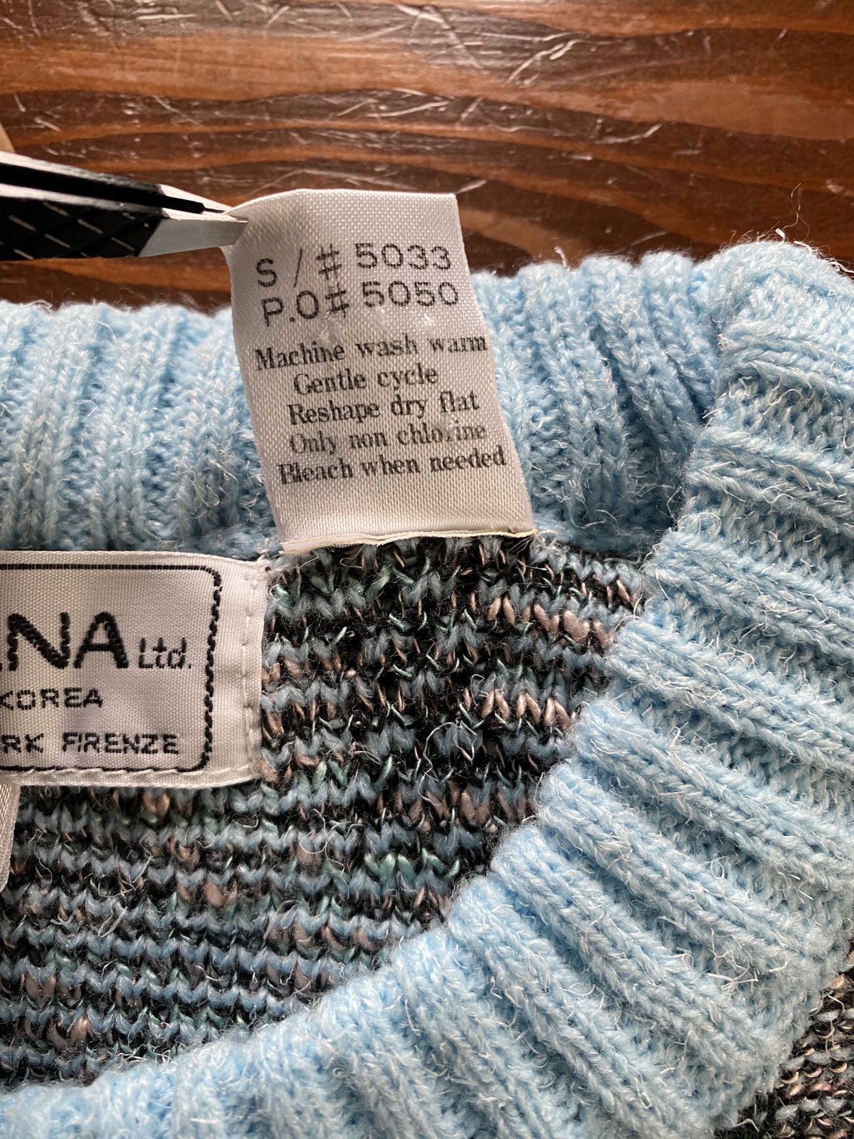 Vintage Vintage 80’s Santana Light Blue Abstract Knit Sweater Size US M / EU 48-50 / 2 - 4 Thumbnail