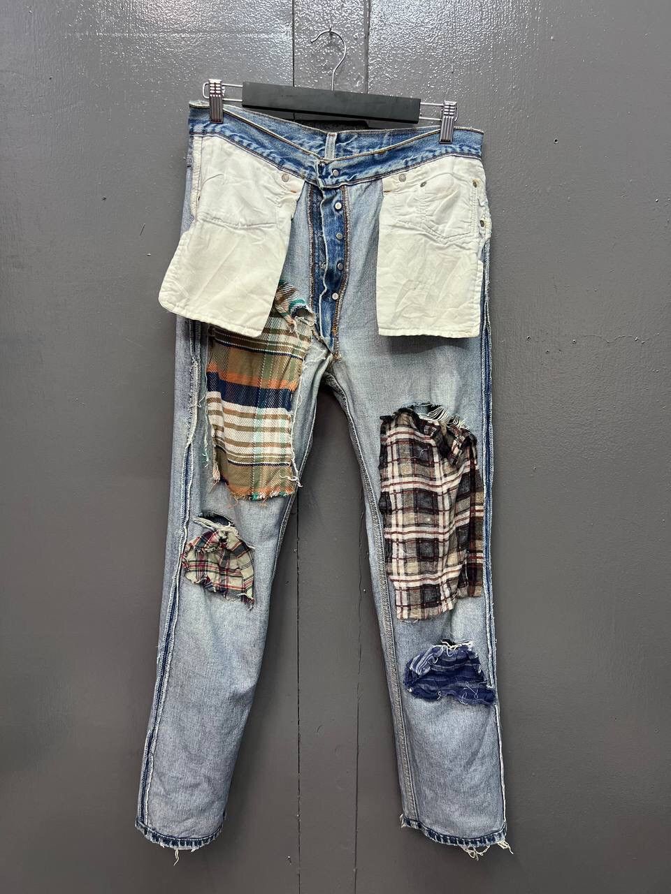 Levi's VINTAGE LEVIS SINGLE R BUTTON 544 DISTRESS JEANS Size US 31 - 16 Thumbnail