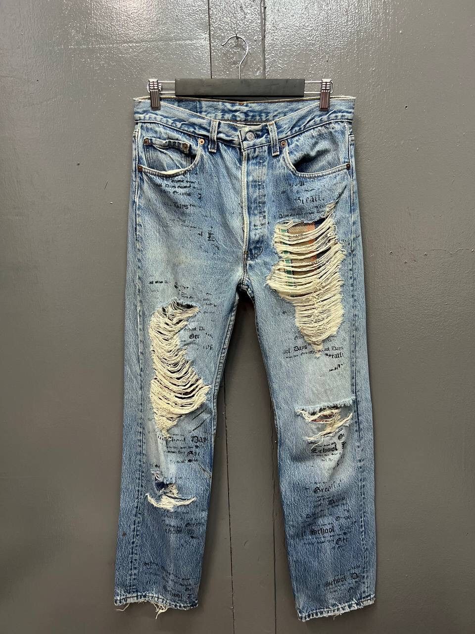 VINTAGE LEVIS SINGLE R BUTTON 544 DISTRESS JEANS