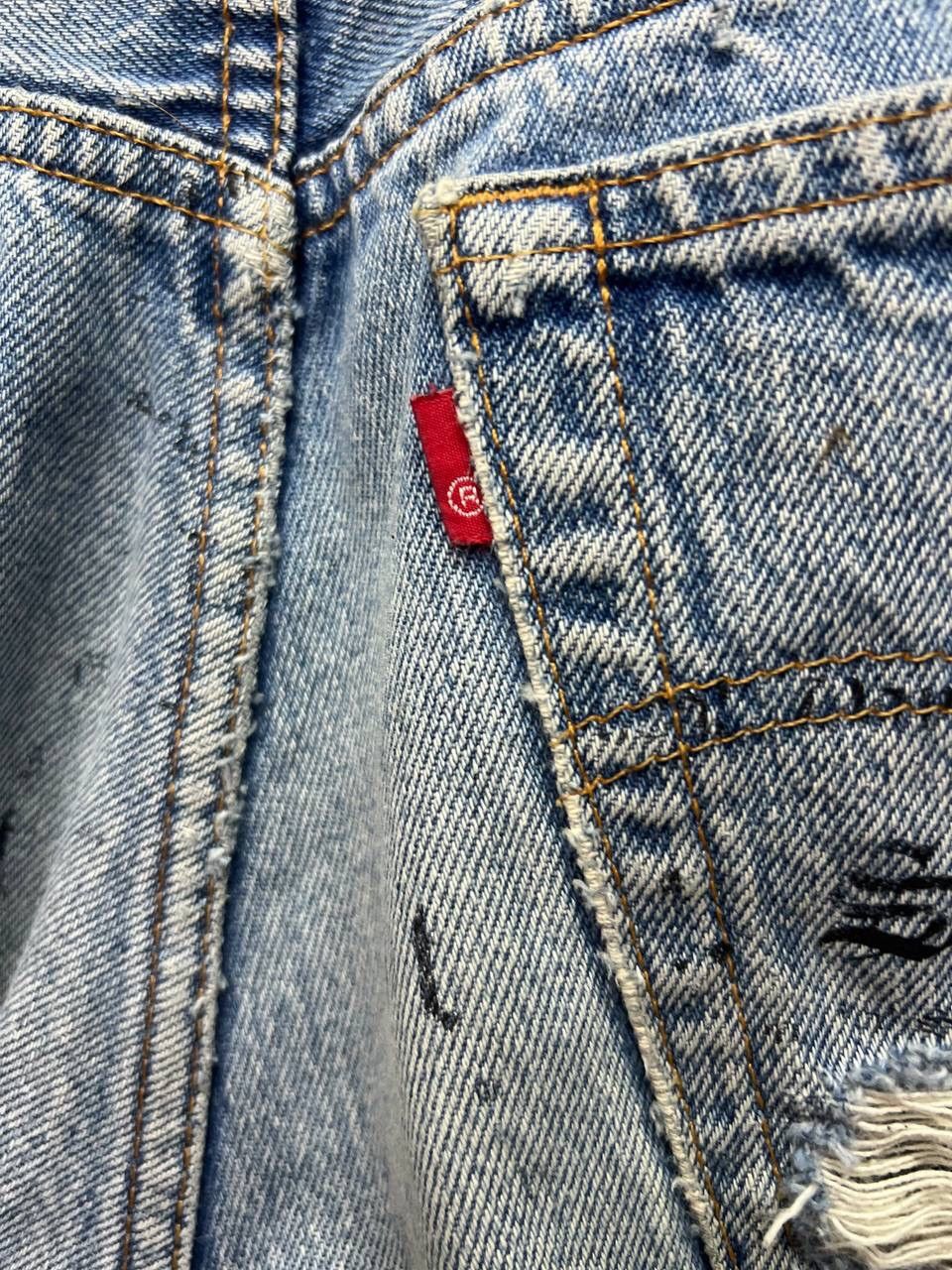 Levi's VINTAGE LEVIS SINGLE R BUTTON 544 DISTRESS JEANS Size US 31 - 11 Thumbnail