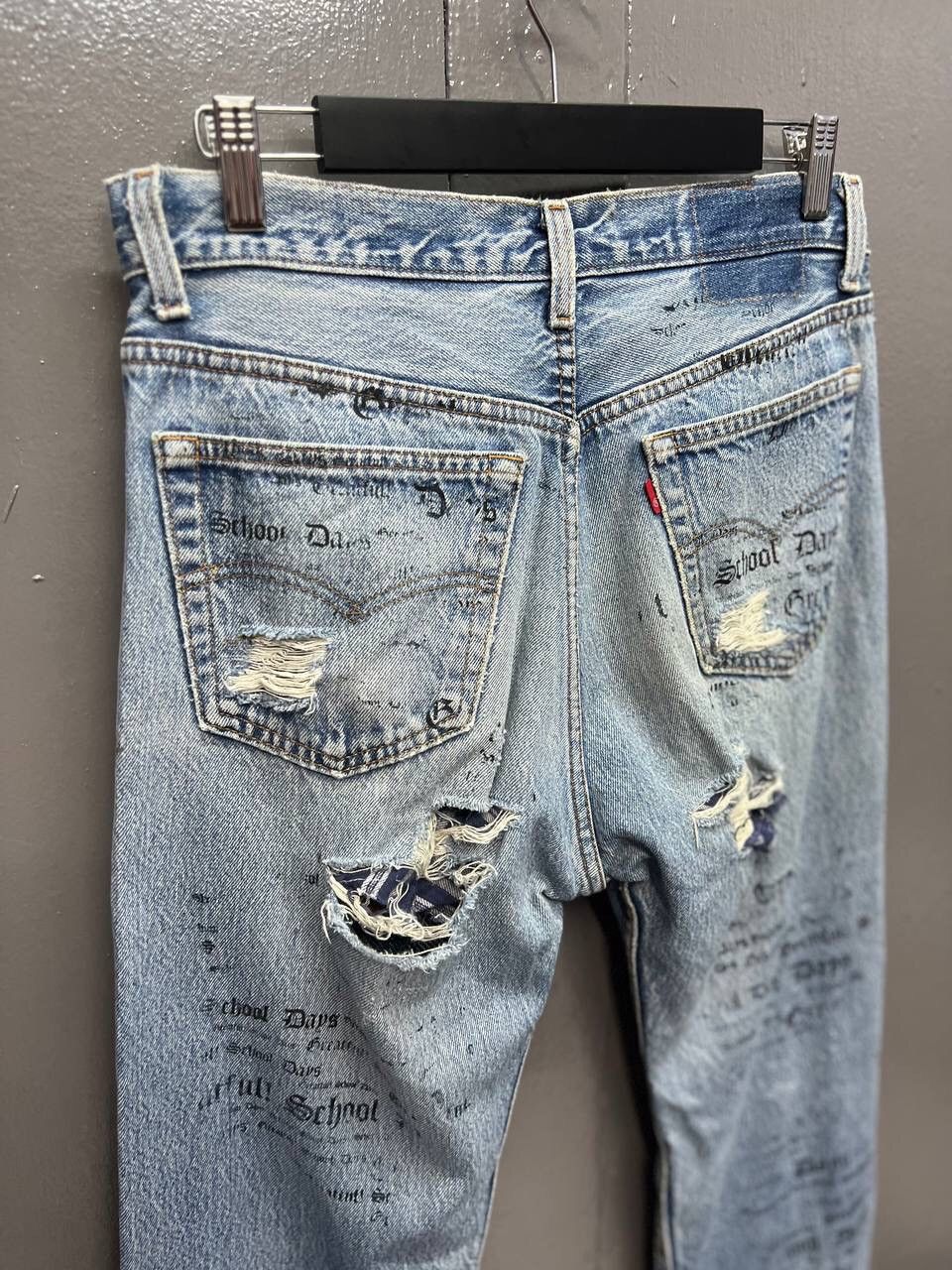 Levi's VINTAGE LEVIS SINGLE R BUTTON 544 DISTRESS JEANS Size US 31 - 8 Thumbnail