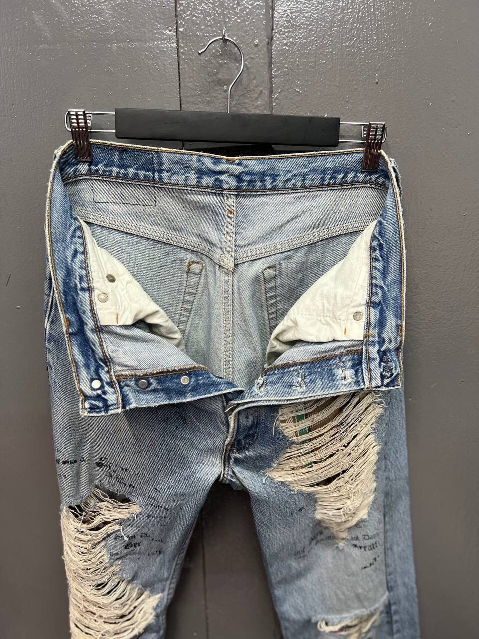 Levi's VINTAGE LEVIS SINGLE R BUTTON 544 DISTRESS JEANS Size US 31 - 14 Thumbnail