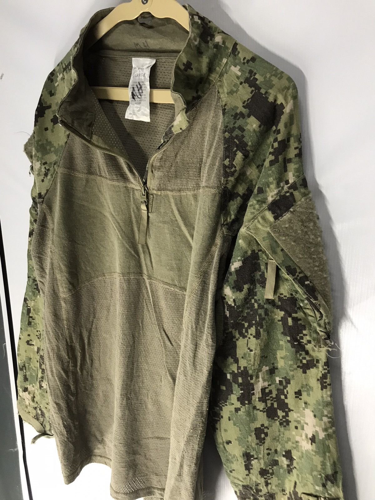 New Balance Rare New balance digital camouflage longsleeve shirt usa Size US L / EU 52-54 / 3 - 3 Thumbnail
