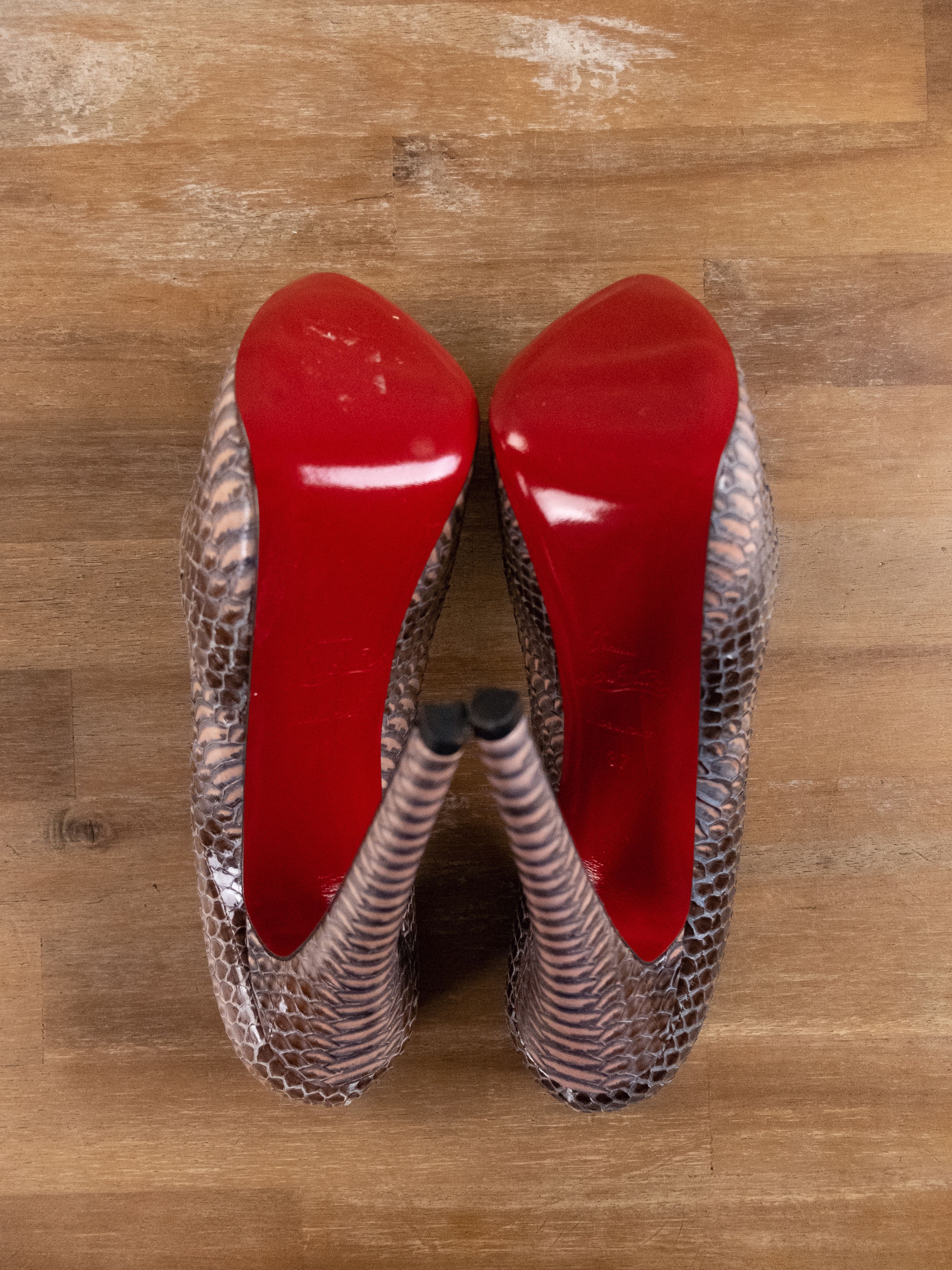 Christian Louboutin CHRISTIAN LOUBOUTIN Daffodile nude watersnake platform pumps Size US 7 / IT 37 - 7 Thumbnail