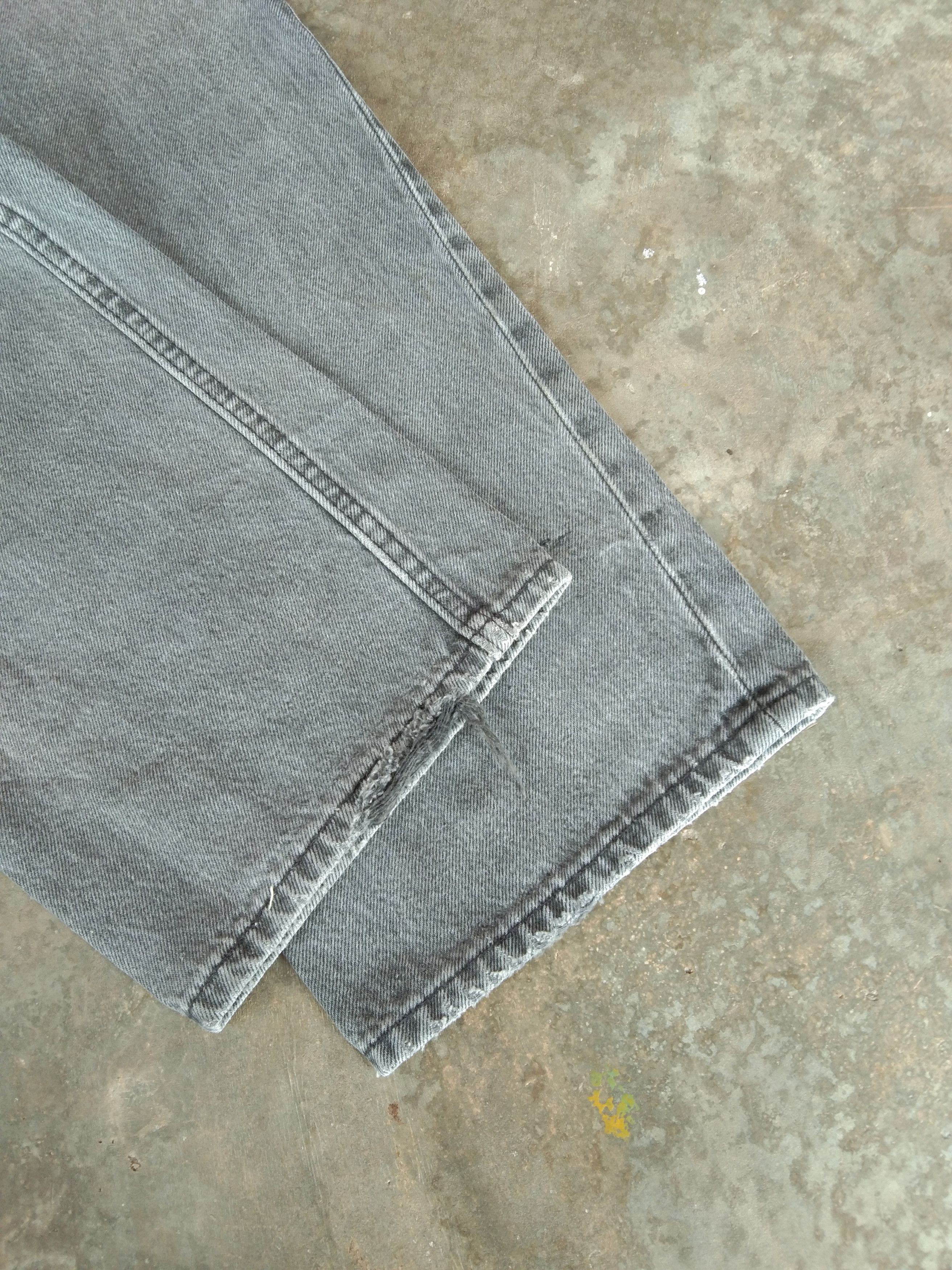 Levi's 90s Vintage Levi's 501 Made In USA Distressed Jeans 34x33 Size US 34 / EU 50 - 3 Thumbnail