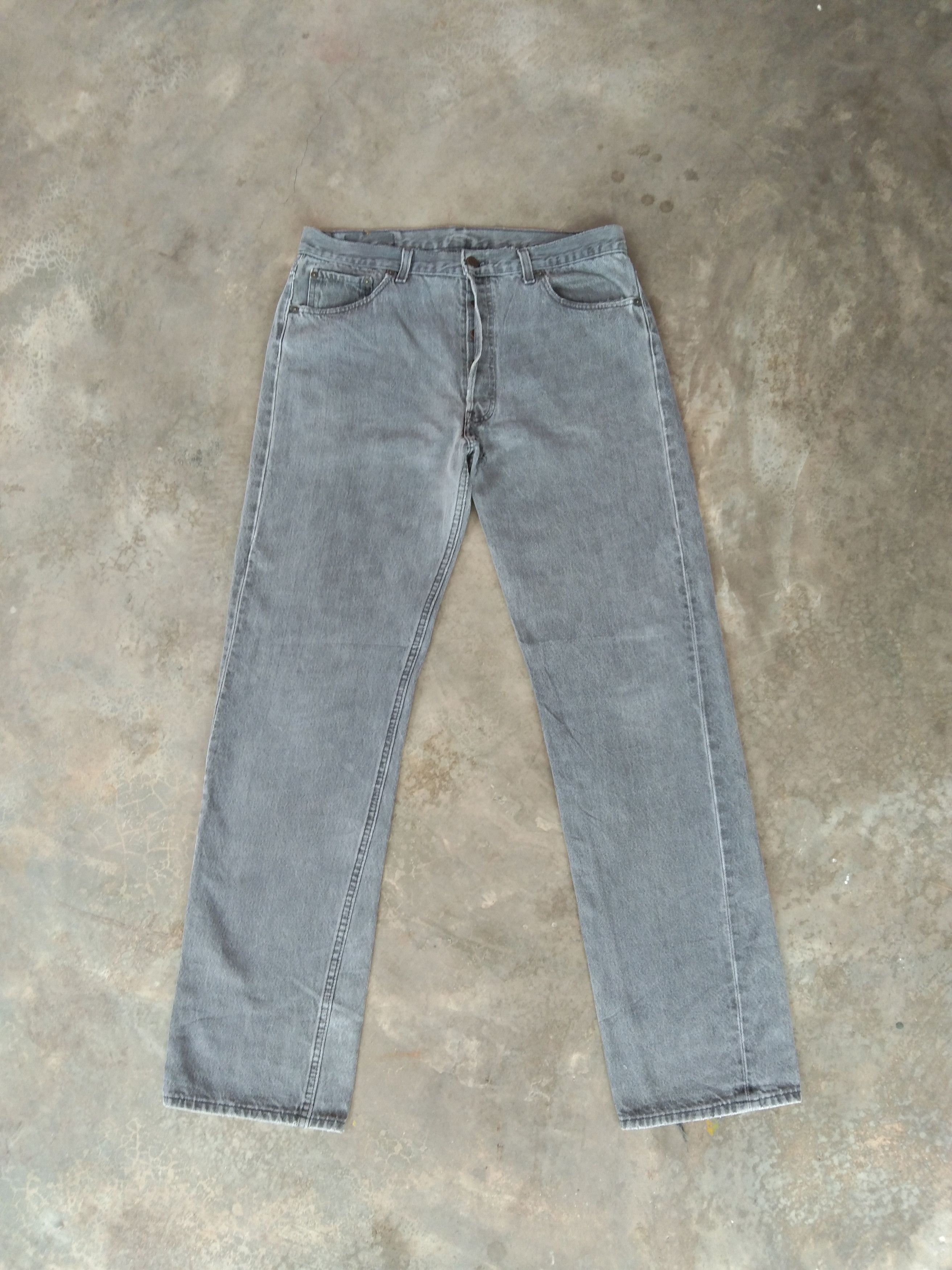Levi's 90s Vintage Levi's 501 Made In USA Distressed Jeans 34x33 Size US 34 / EU 50 - 1 Thumbnail