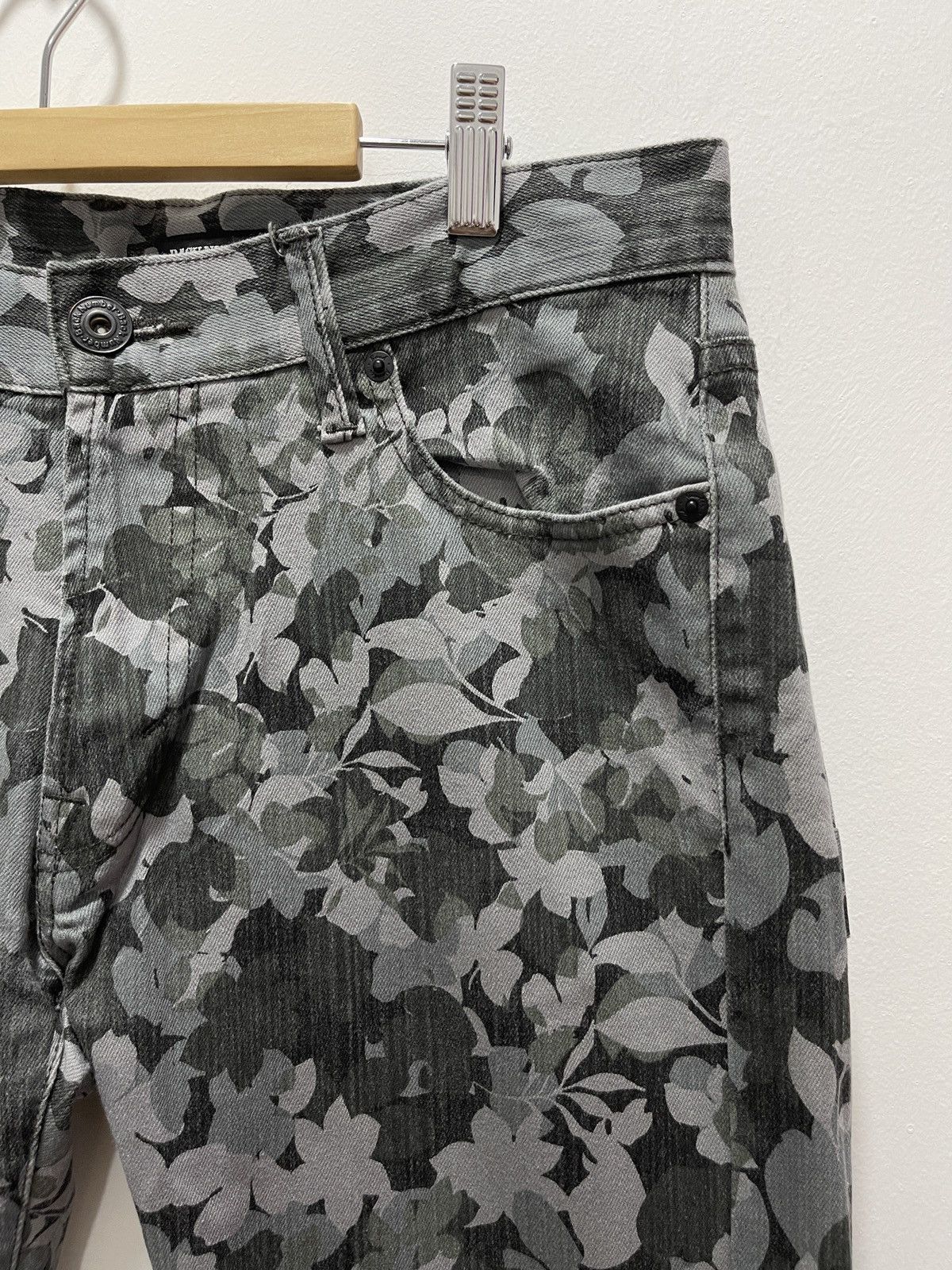 Japanese Brand × Vintage JAPANESE BACK NUMBER FULLPRINT SLIM FIT DISTRESSED DENIM Size US 32 / EU 48 - 2 Thumbnail