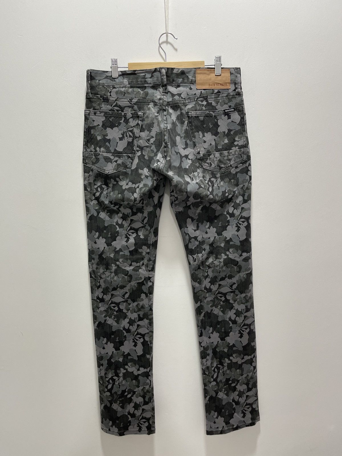 Japanese Brand × Vintage JAPANESE BACK NUMBER FULLPRINT SLIM FIT DISTRESSED DENIM Size US 32 / EU 48 - 7 Thumbnail