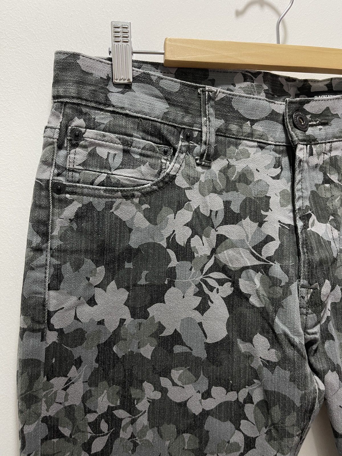 Japanese Brand × Vintage JAPANESE BACK NUMBER FULLPRINT SLIM FIT DISTRESSED DENIM Size US 32 / EU 48 - 3 Thumbnail