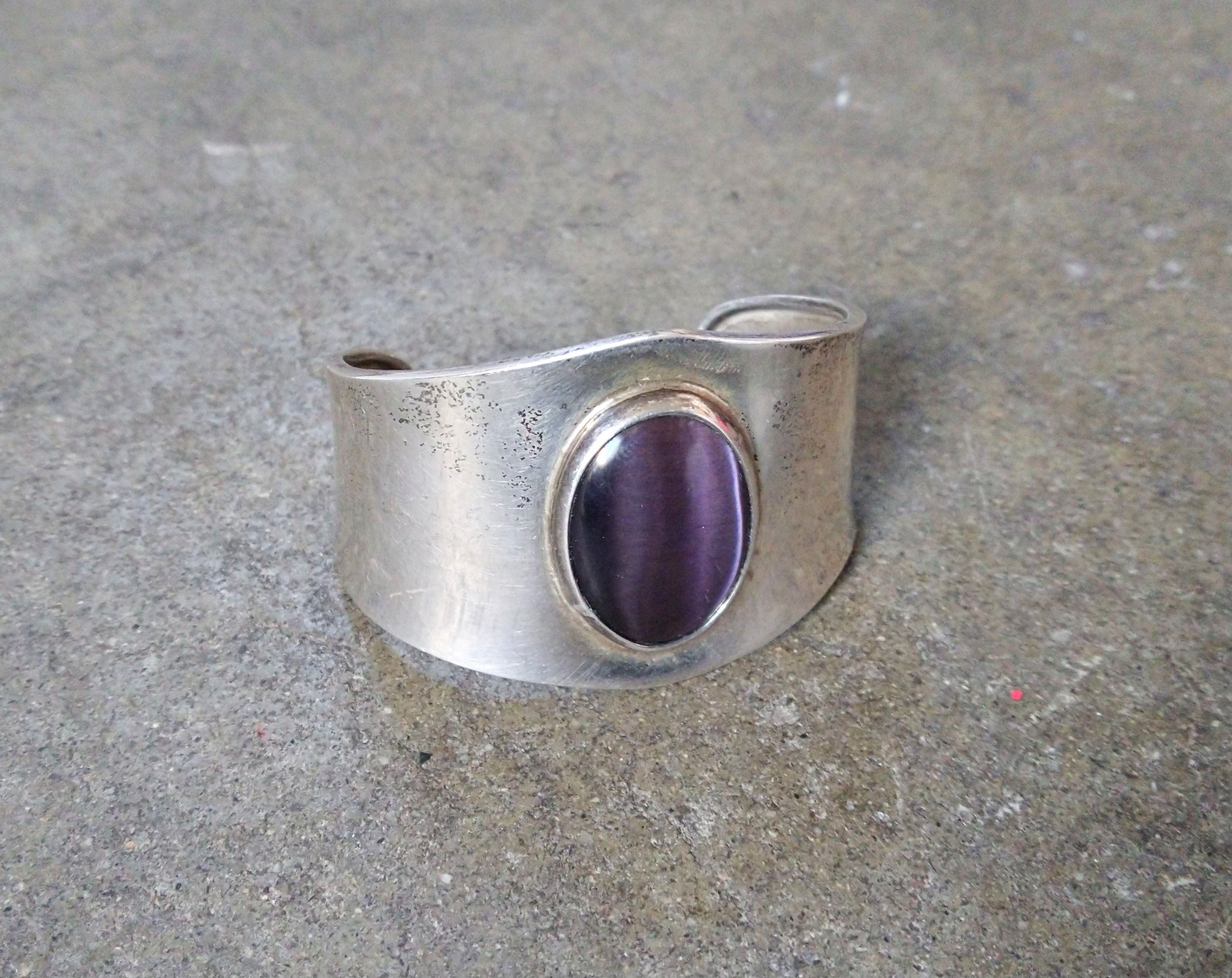 Jewelry Vintage Taxco Sterling Silver Cuff Bracelet Purple Cats Eye Size ONE SIZE - 1 Thumbnail