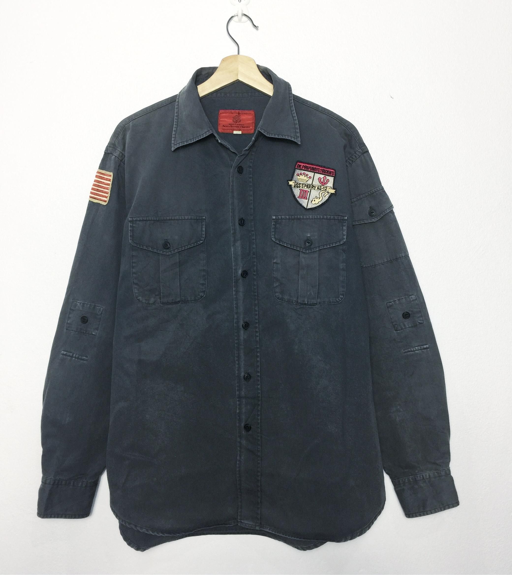 image of Vintage Avirex Uss S.perry Shirt With Patches /multipockets in Grey, Men's (Size Medium)