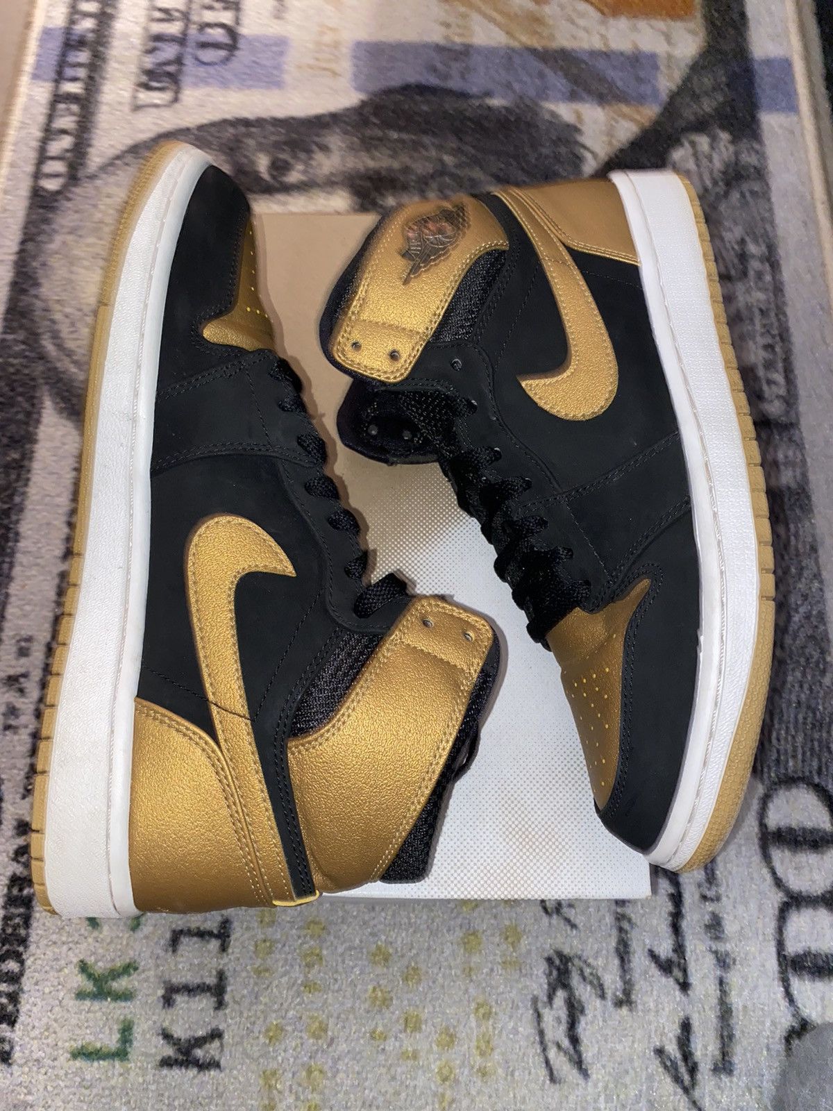 Jordan Brand × Nike Air Jordan 1 Retro High Melo 2014 Size US 9 / EU 42 - 2 Thumbnail