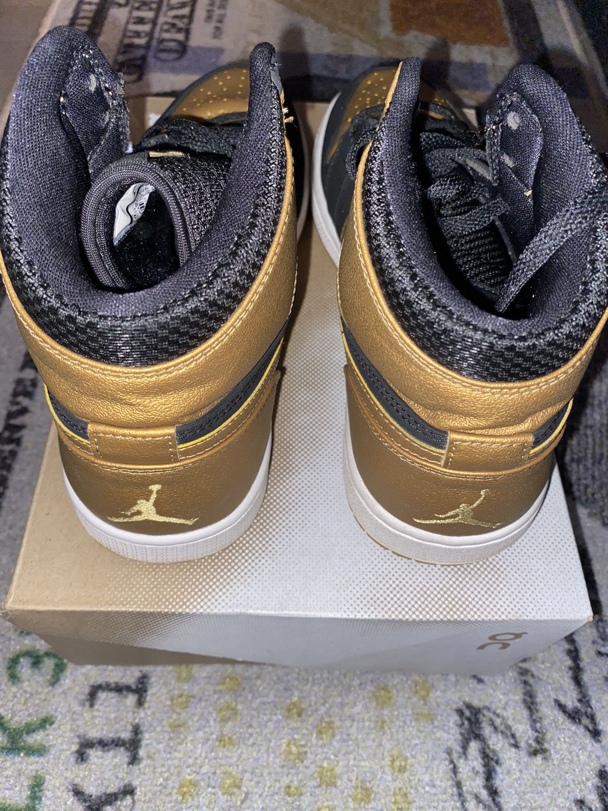 Jordan Brand × Nike Air Jordan 1 Retro High Melo 2014 Size US 9 / EU 42 - 5 Thumbnail