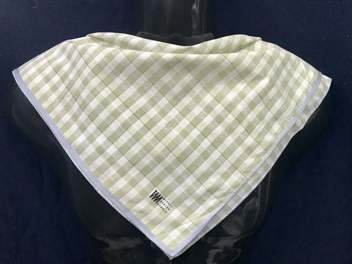 Issey Miyake × Japanese Brand × Other Issey Miyake Handkerchief / Neckerchief / Bandana Size ONE SIZE - 1 Thumbnail
