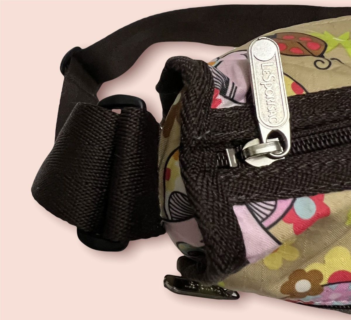 LeSportsac LESPORTSAC MUSHROOMS CROSSBODY SHOULDER SLING BAG Size ONE SIZE - 9 Thumbnail