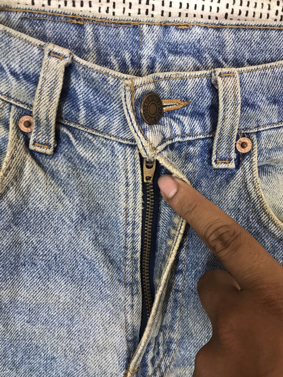Levi's × Levi's Vintage Clothing ‼️VTG LEVIS 505 80s DISTRESSED SUNFAFDED DENIM‼️ Size US 29 - 4 Thumbnail
