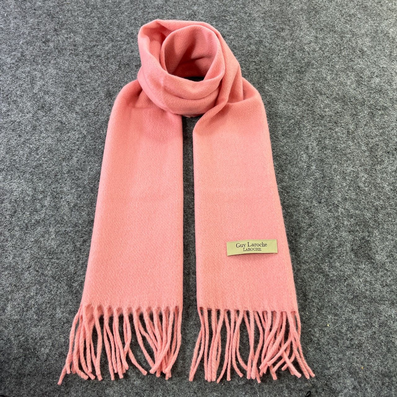 GUY LAROCHE SCARVES / MUFFLER / NECKWEAR T390