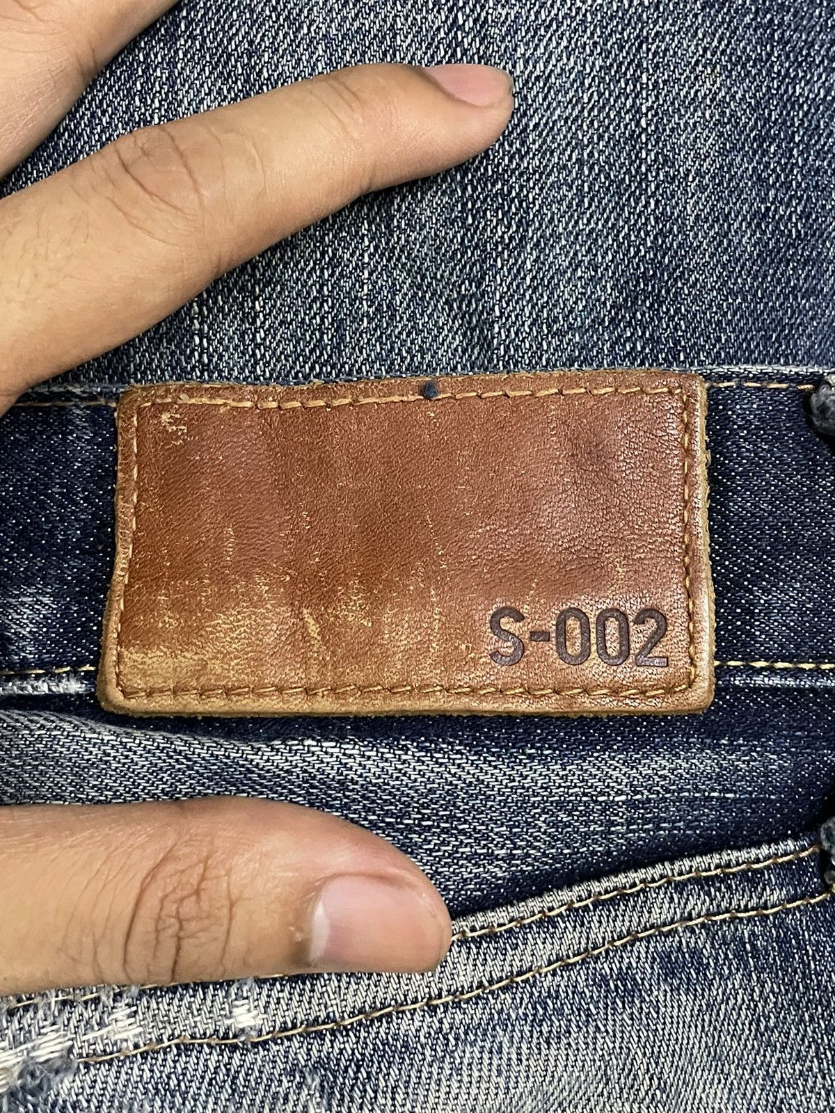 Japanese Brand Vintage Uniqlo S002 Indigo Washed Distressed Jeans Size US 31 - 16 Thumbnail