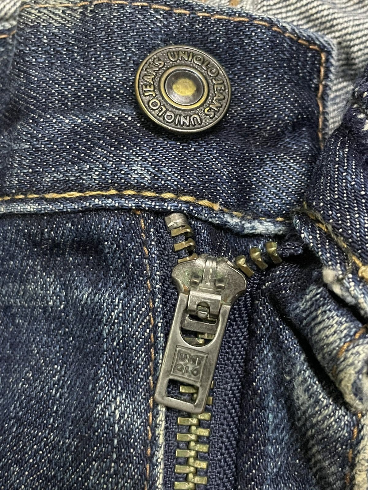 Japanese Brand Vintage Uniqlo S002 Indigo Washed Distressed Jeans Size US 31 - 17 Thumbnail
