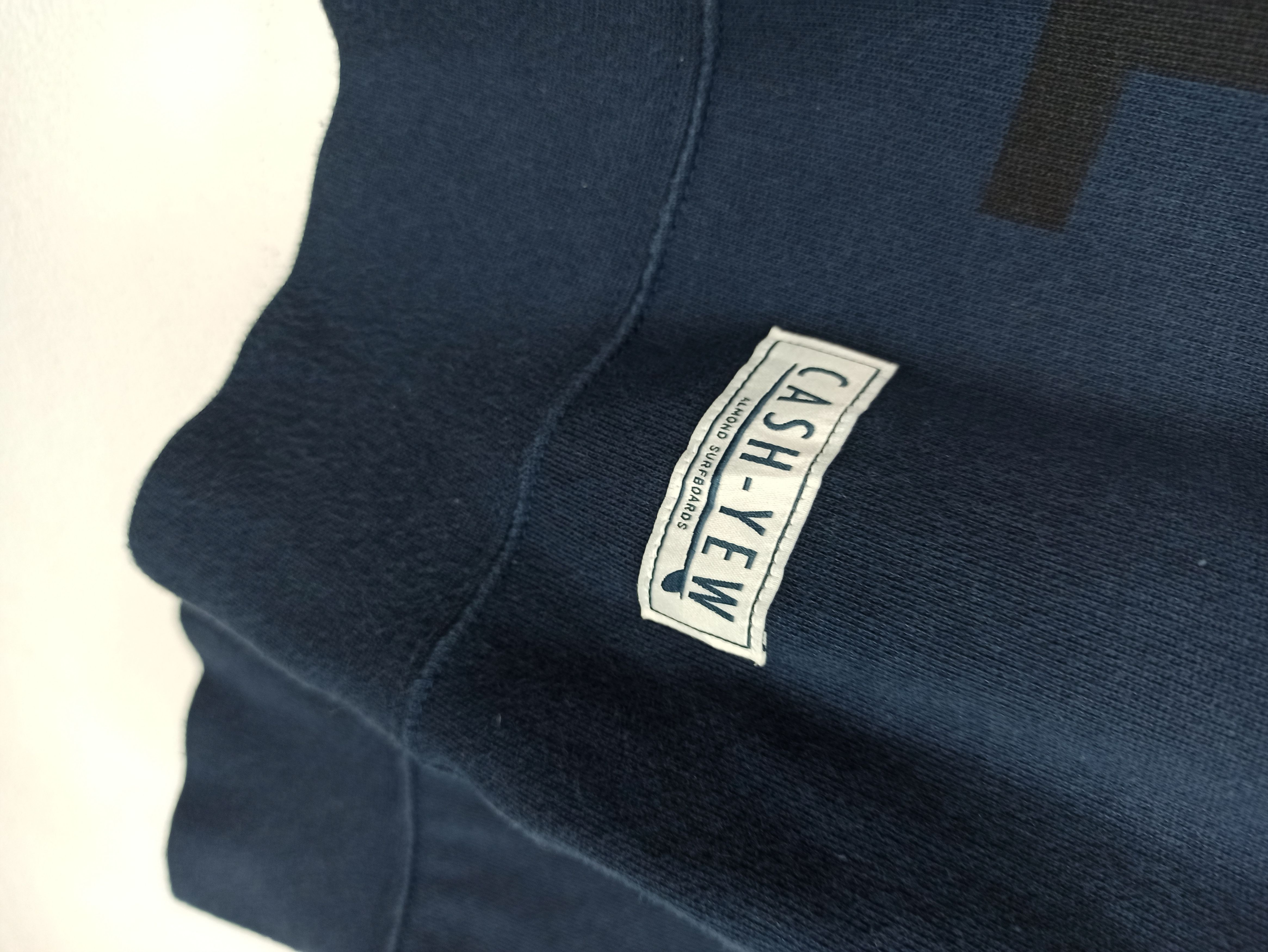 Japanese Brand 🔥STEALS🔥 FEEL THE WAVE ALMOND SURF BOARD X UT SWEATSHIRT Size US S / EU 44-46 / 1 - 2 Thumbnail