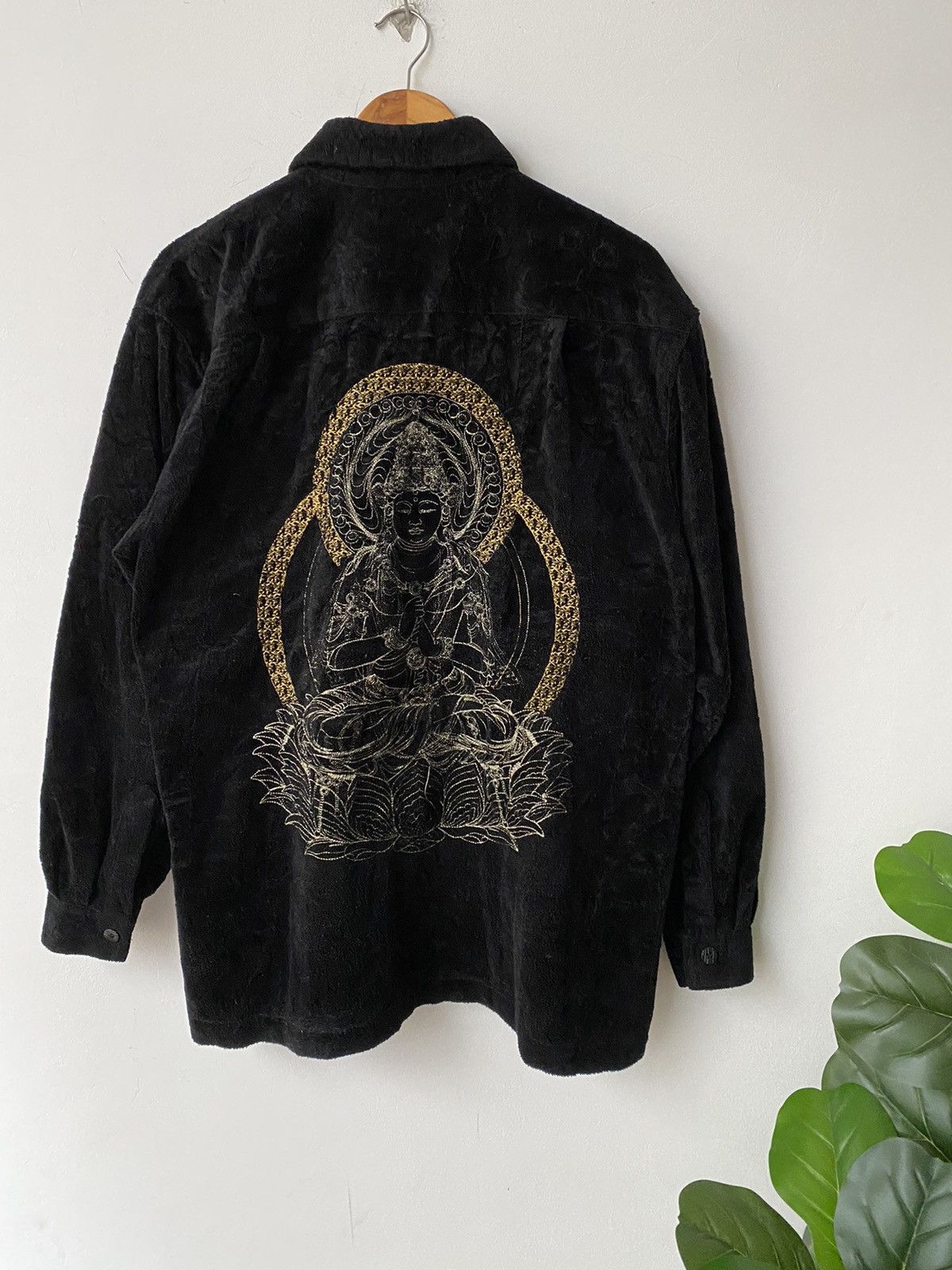 Japanese Brand × Seditionaries × Vintage Vintage embroidery Religion Buddhism big Logo Velvet Shirt Size US L / EU 52-54 / 3 - 2 Thumbnail