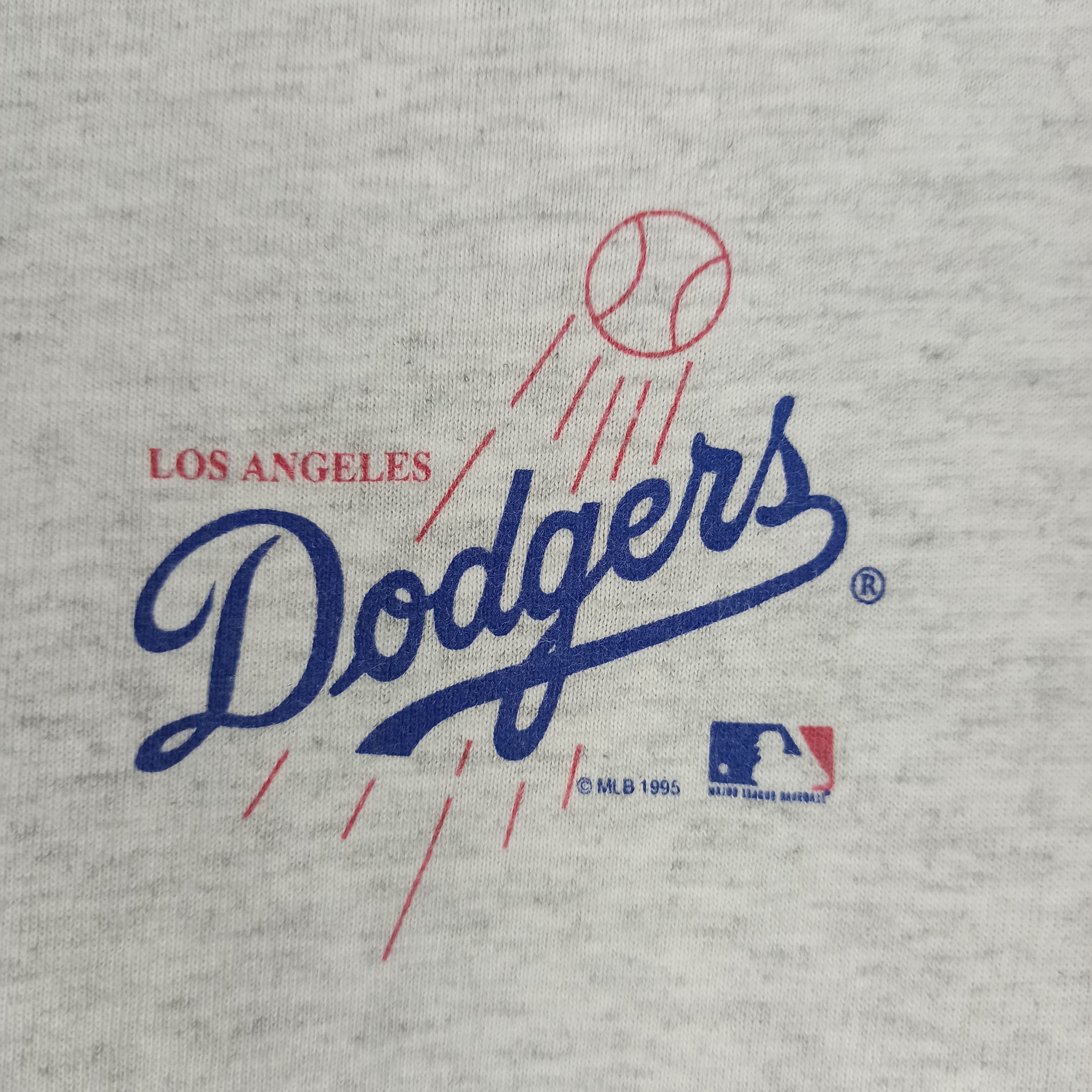 MLB 🔥Vintage🔥 The Tornado Hideo Nomo Dodgers Tshirt Size US L / EU 52-54 / 3 - 5 Thumbnail