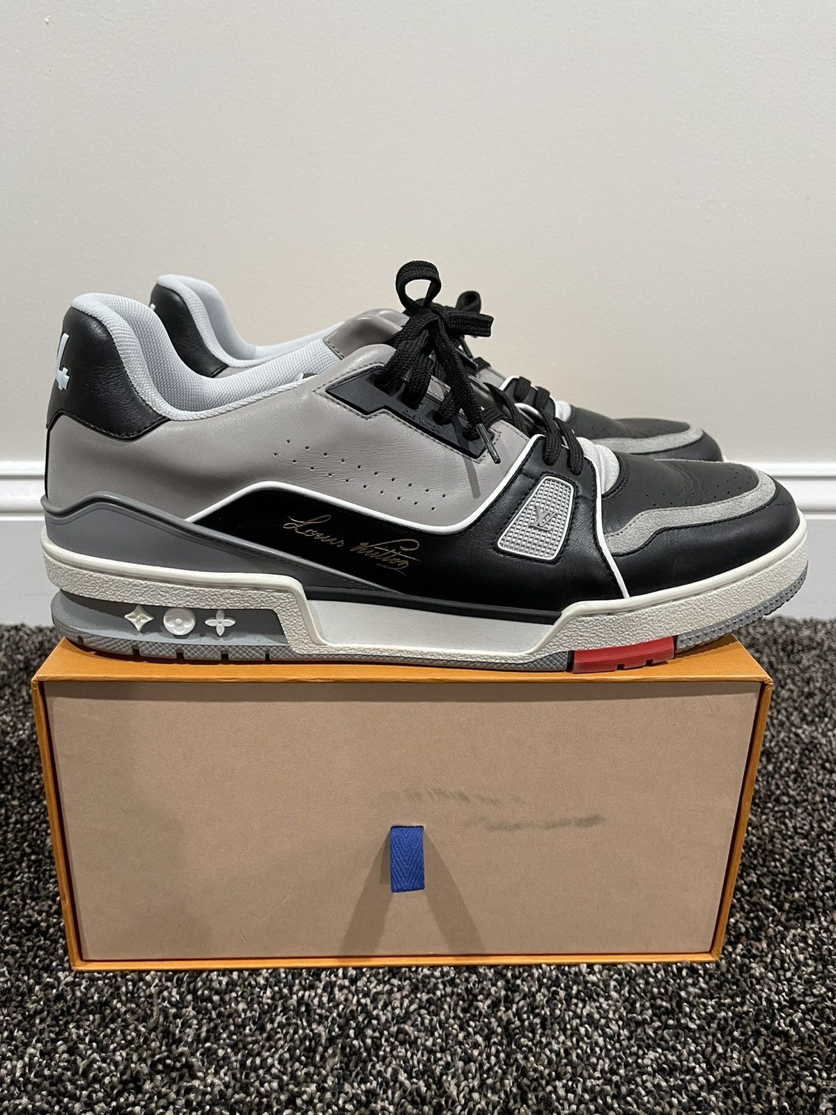 Louis Vuitton Louis Vuitton x Virgil Abloh LV Low Trainer OG Black SS19 Size US 9.5 / EU 42-43 - 5 Thumbnail