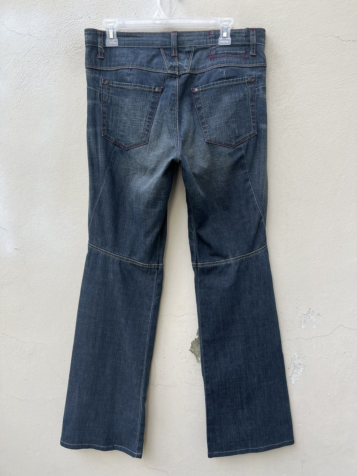 Le Grande Bleu (L.G.B.) Vintage MFG Stretch Fade Denim Flared Jeans Size US 31 - 13 Thumbnail