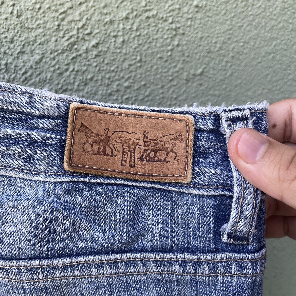 Levi's Vintage LEVI’S 560 FLARE Distress Denim Faded Pants Size US 29 - 9 Thumbnail