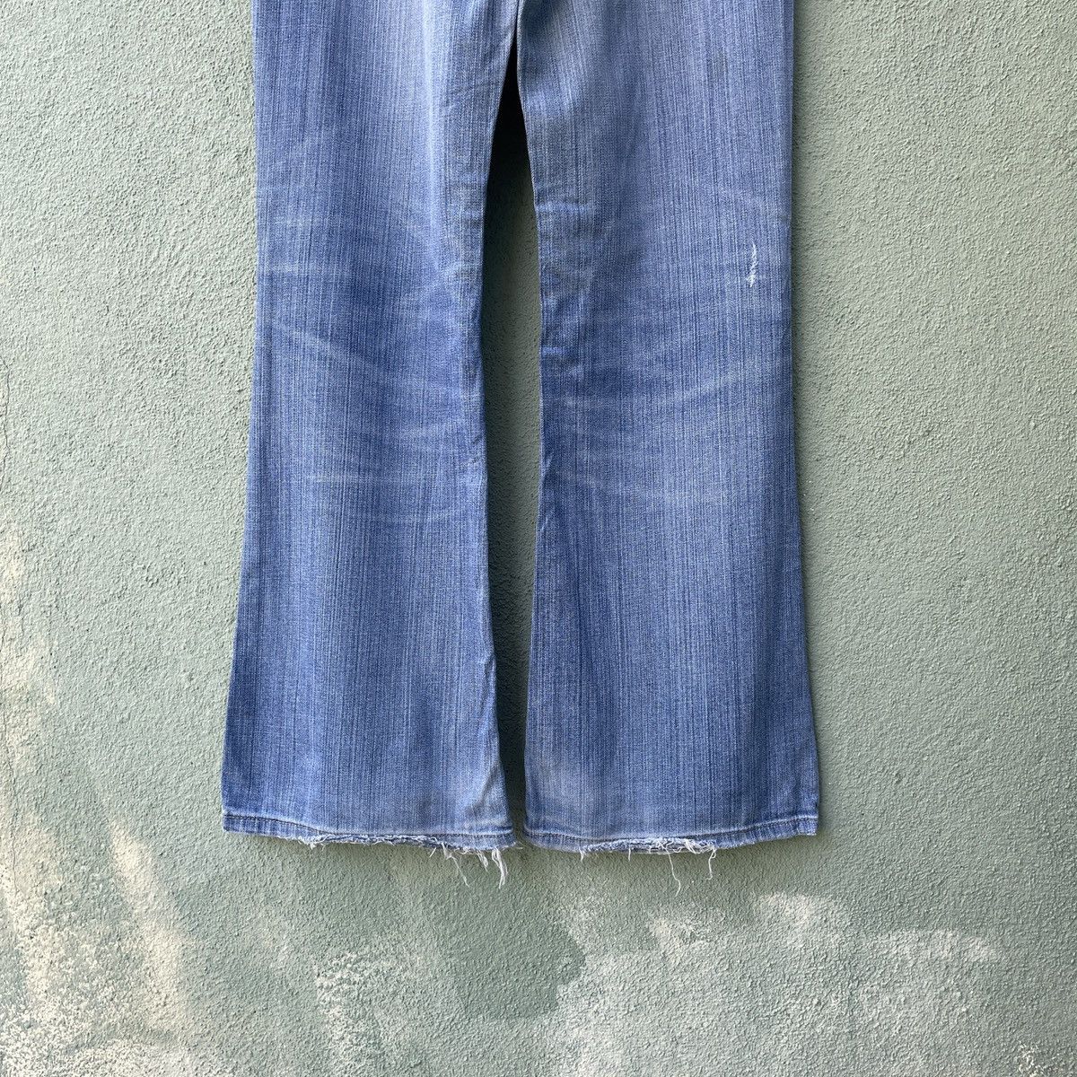 Levi's Vintage LEVI’S 560 FLARE Distress Denim Faded Pants Size US 29 - 13 Thumbnail