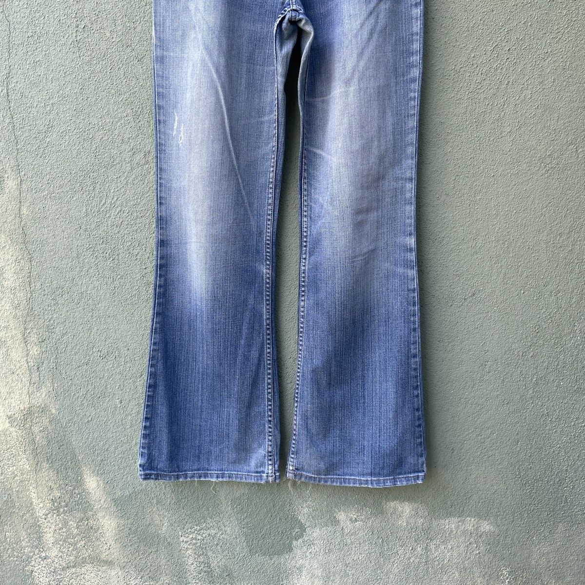 Levi's Vintage LEVI’S 560 FLARE Distress Denim Faded Pants Size US 29 - 4 Thumbnail