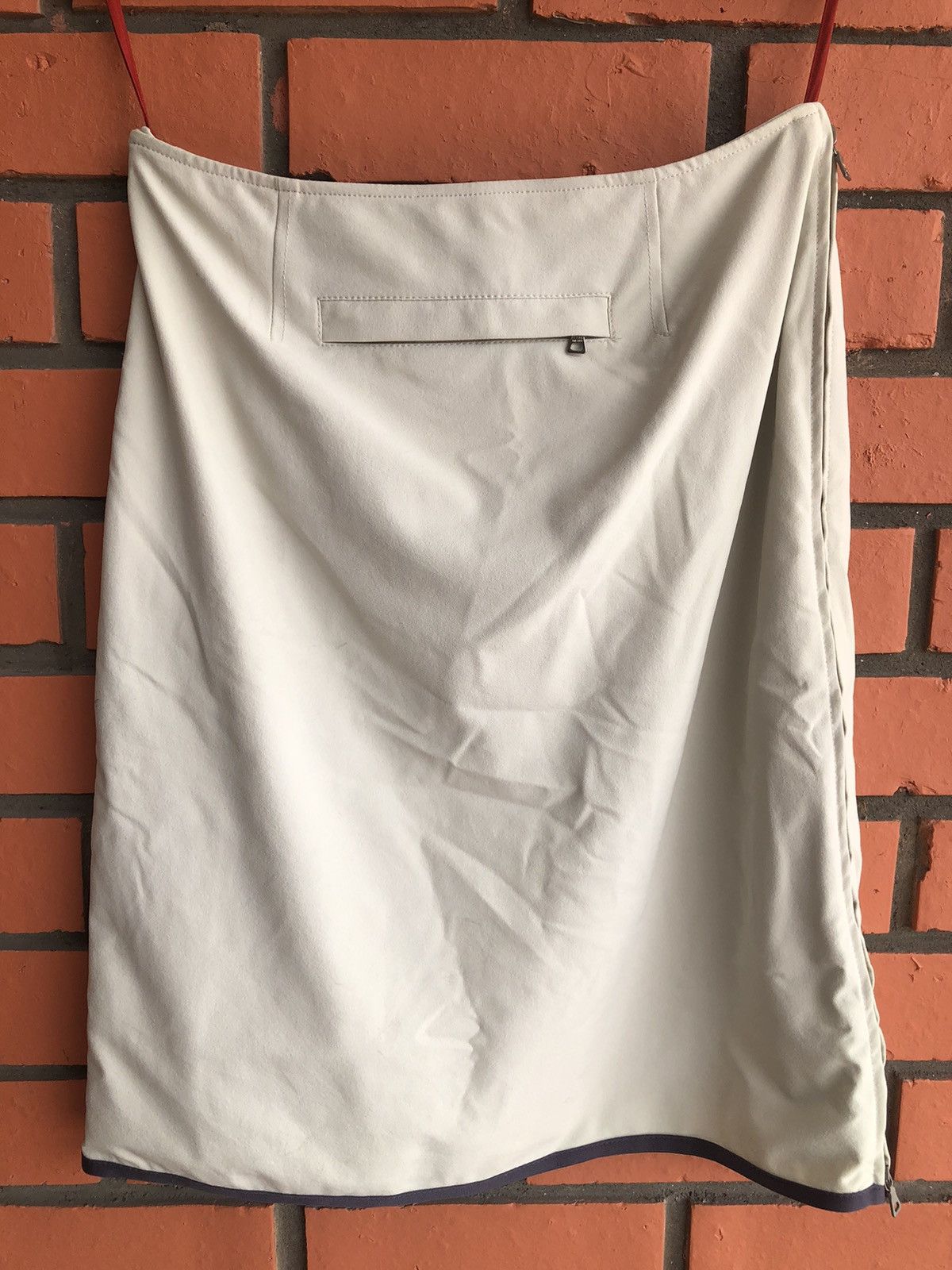 Miu Miu 90s prada skirt red tab pocket zip beige vintage nylon Size 28" / US 6 / IT 42 - 7 Thumbnail