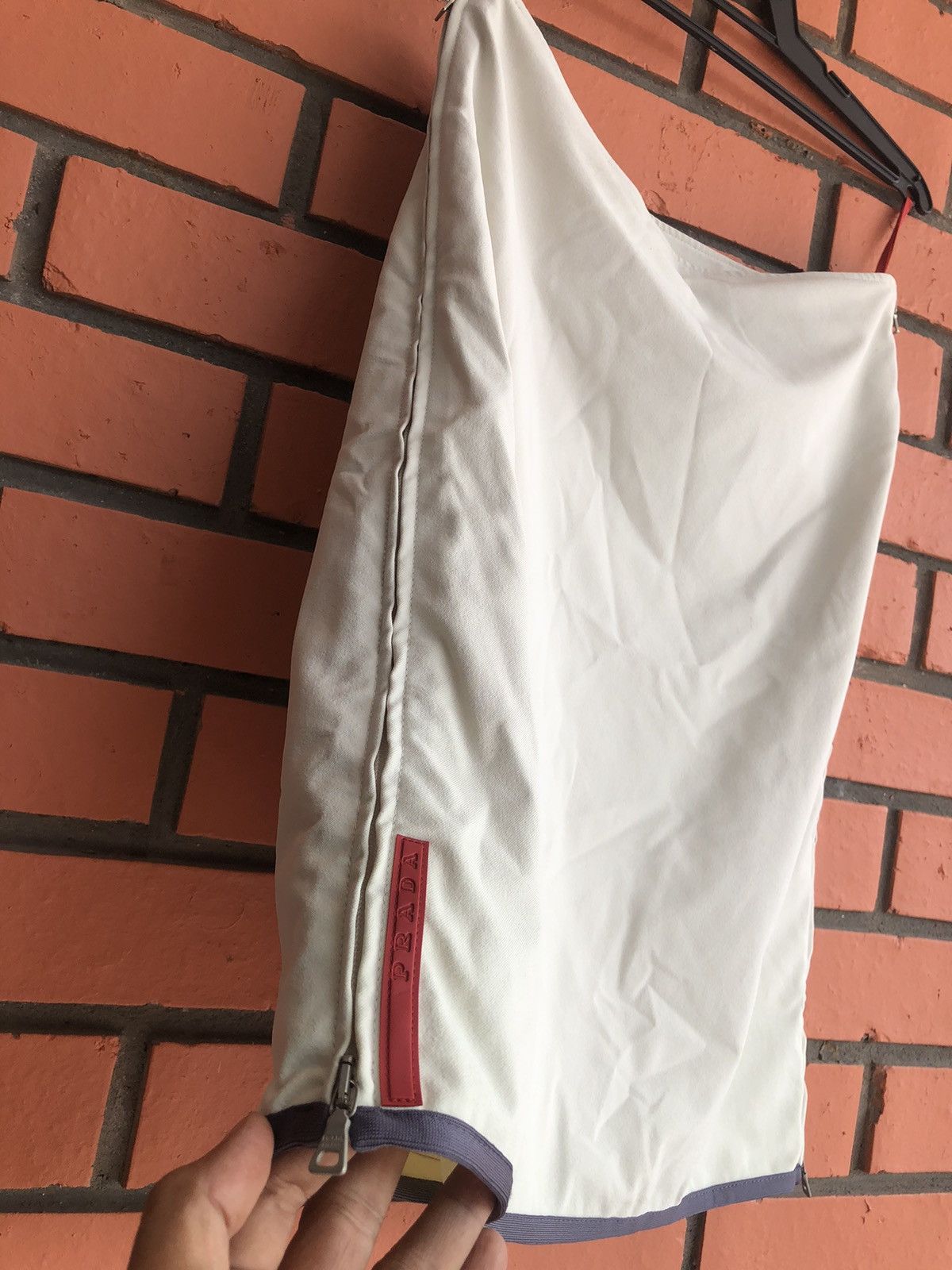 Miu Miu 90s prada skirt red tab pocket zip beige vintage nylon Size 28" / US 6 / IT 42 - 2 Thumbnail