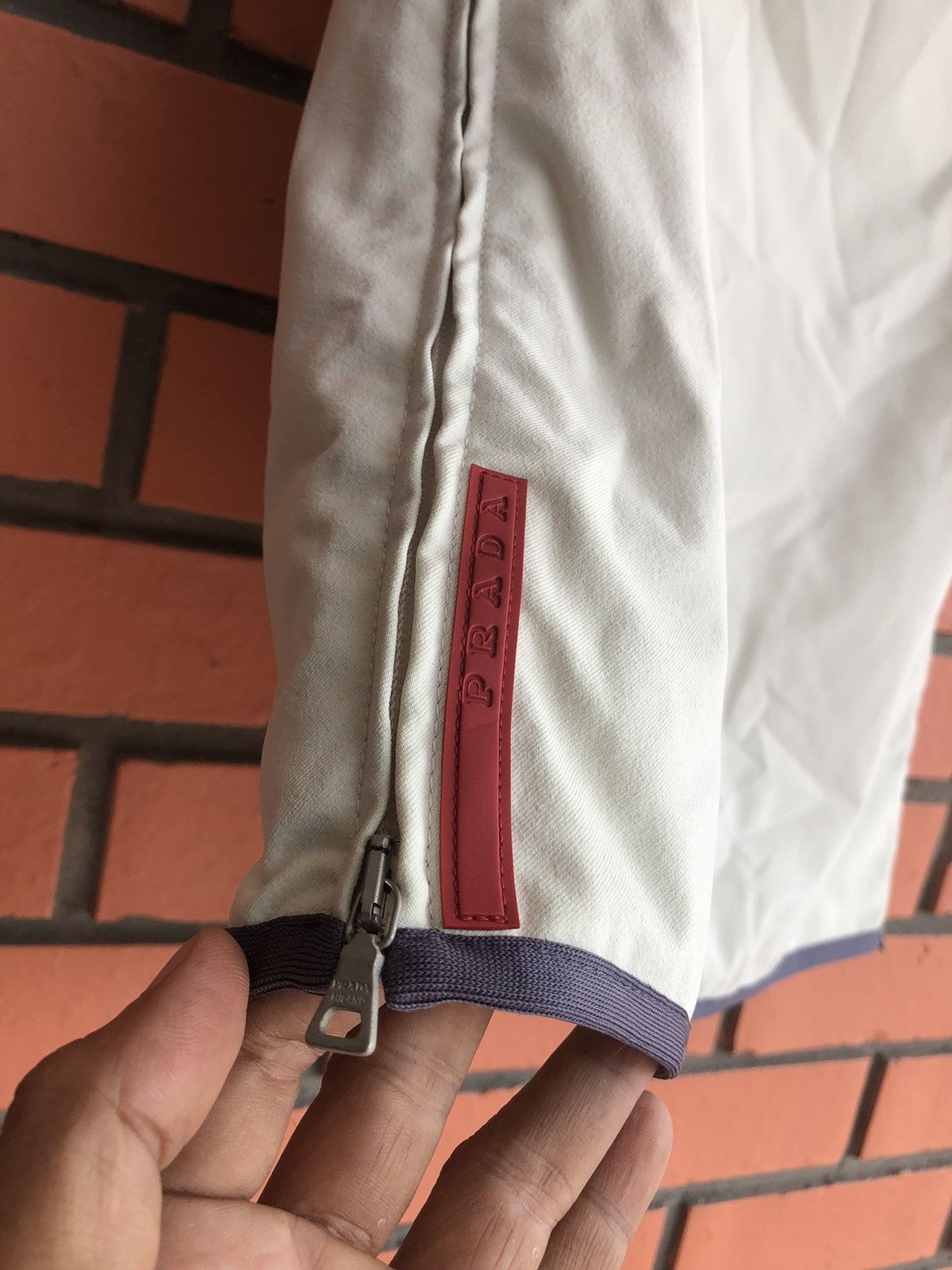 Miu Miu 90s prada skirt red tab pocket zip beige vintage nylon Size 28" / US 6 / IT 42 - 3 Thumbnail