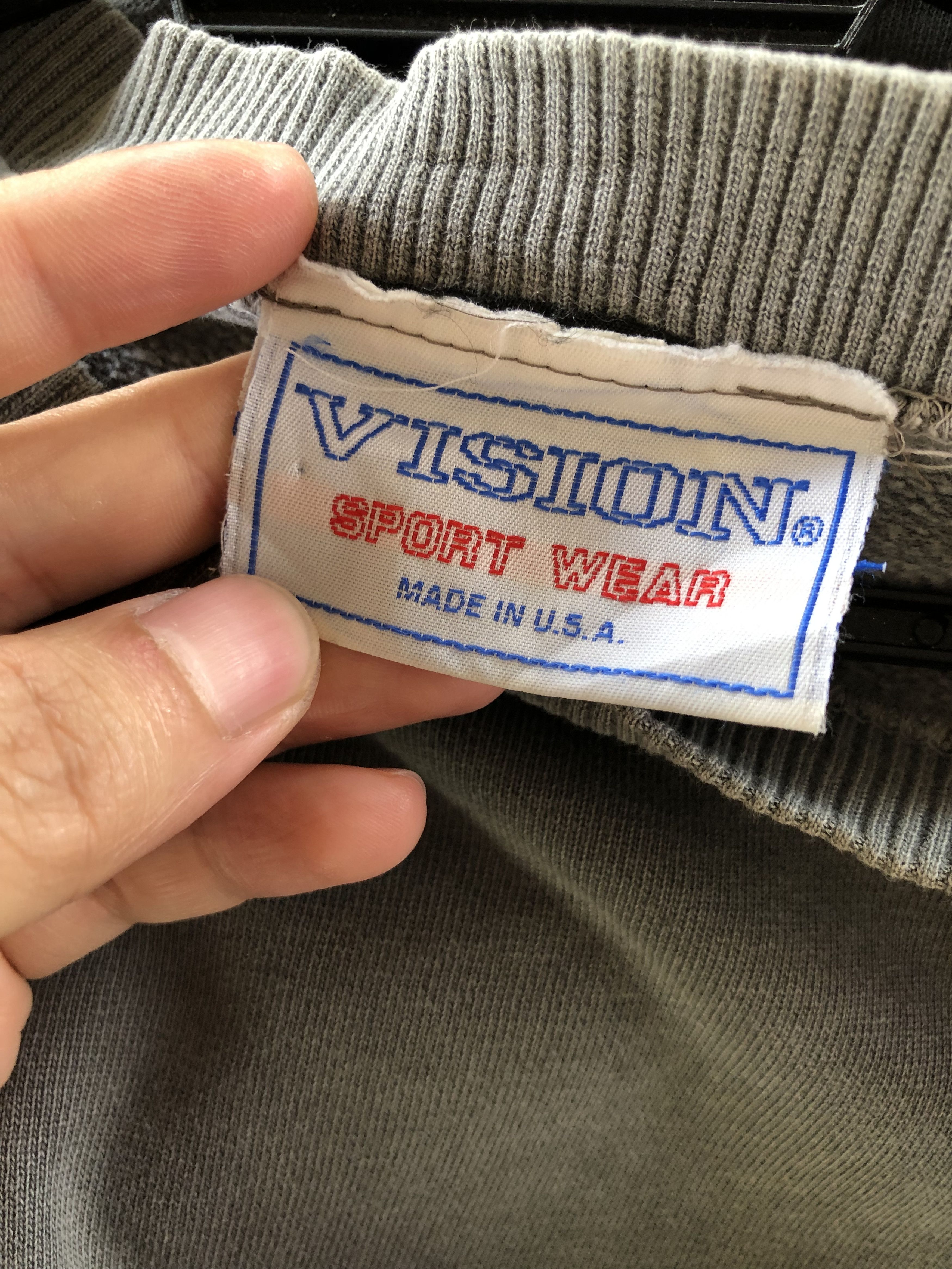 Vintage RARE🔥90’S VISION STREET SNOWBOARD DISTRESSED SWEATSHIRT Size US L / EU 52-54 / 3 - 11 Thumbnail