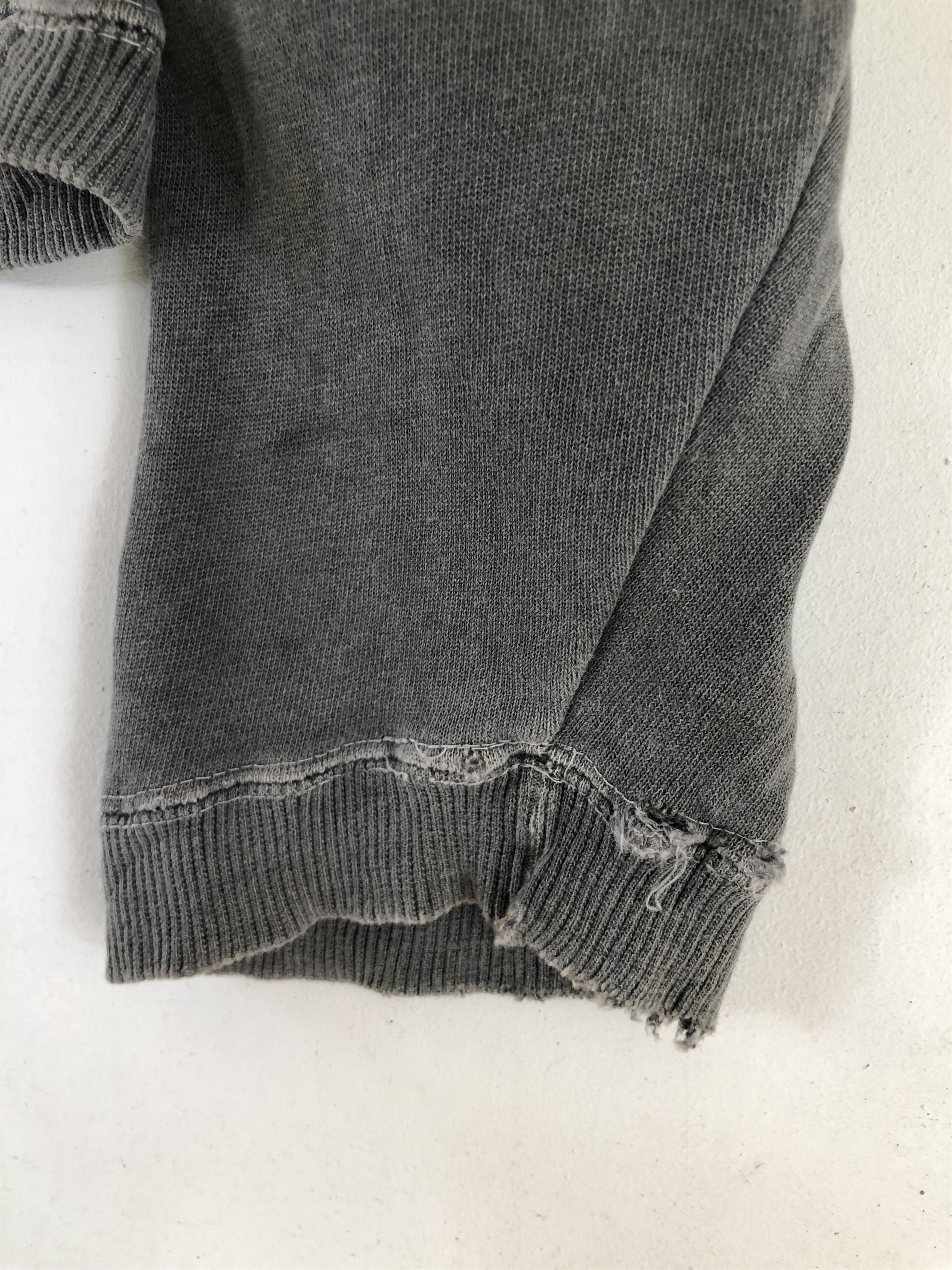 Vintage RARE🔥90’S VISION STREET SNOWBOARD DISTRESSED SWEATSHIRT Size US L / EU 52-54 / 3 - 7 Thumbnail
